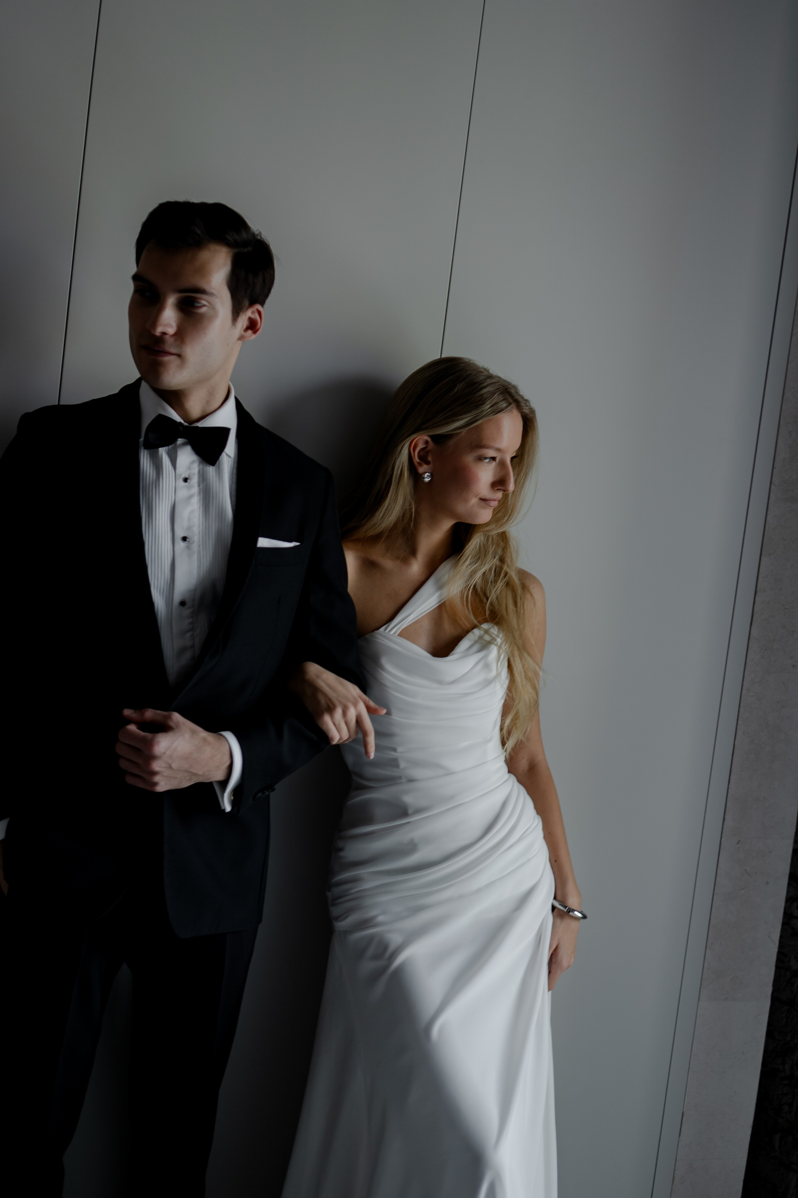 ЭЛЕГАНТНАЯ СВАДБЕНАЯ СЬЕМКА ЖЕНИХА И НЕВЕСТЫ В ДОРОГОМ ОТЕЛЕ САНКТ-ПЕТЕРБУРГА. Профессиональный фотограф, Санкт-Петербург — Виктория Богомолова