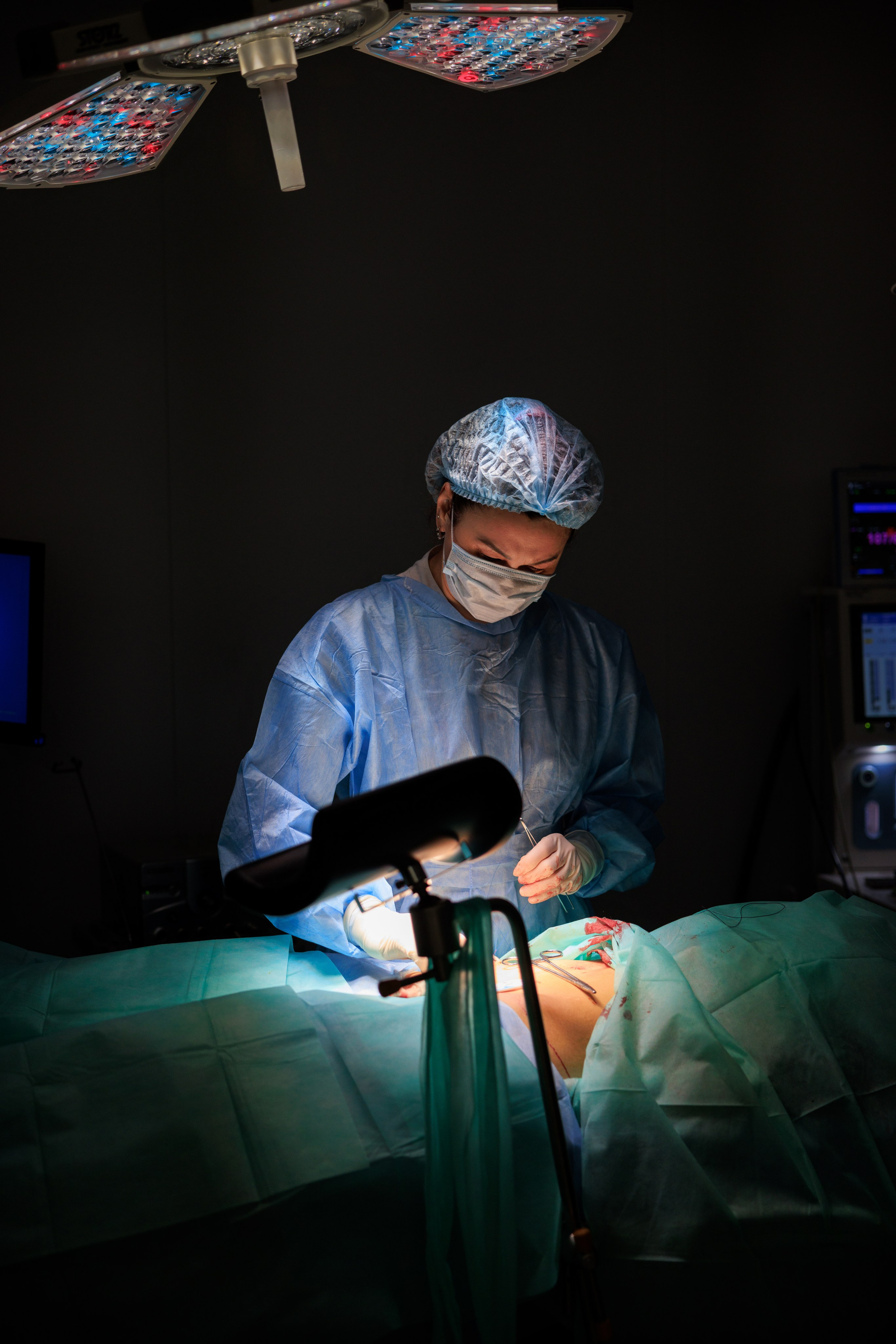 Бизнес-фотограф в Алматы — корпоративные съёмки, деловые портреты и репортажи. Профессиональный фотограф в Алматы