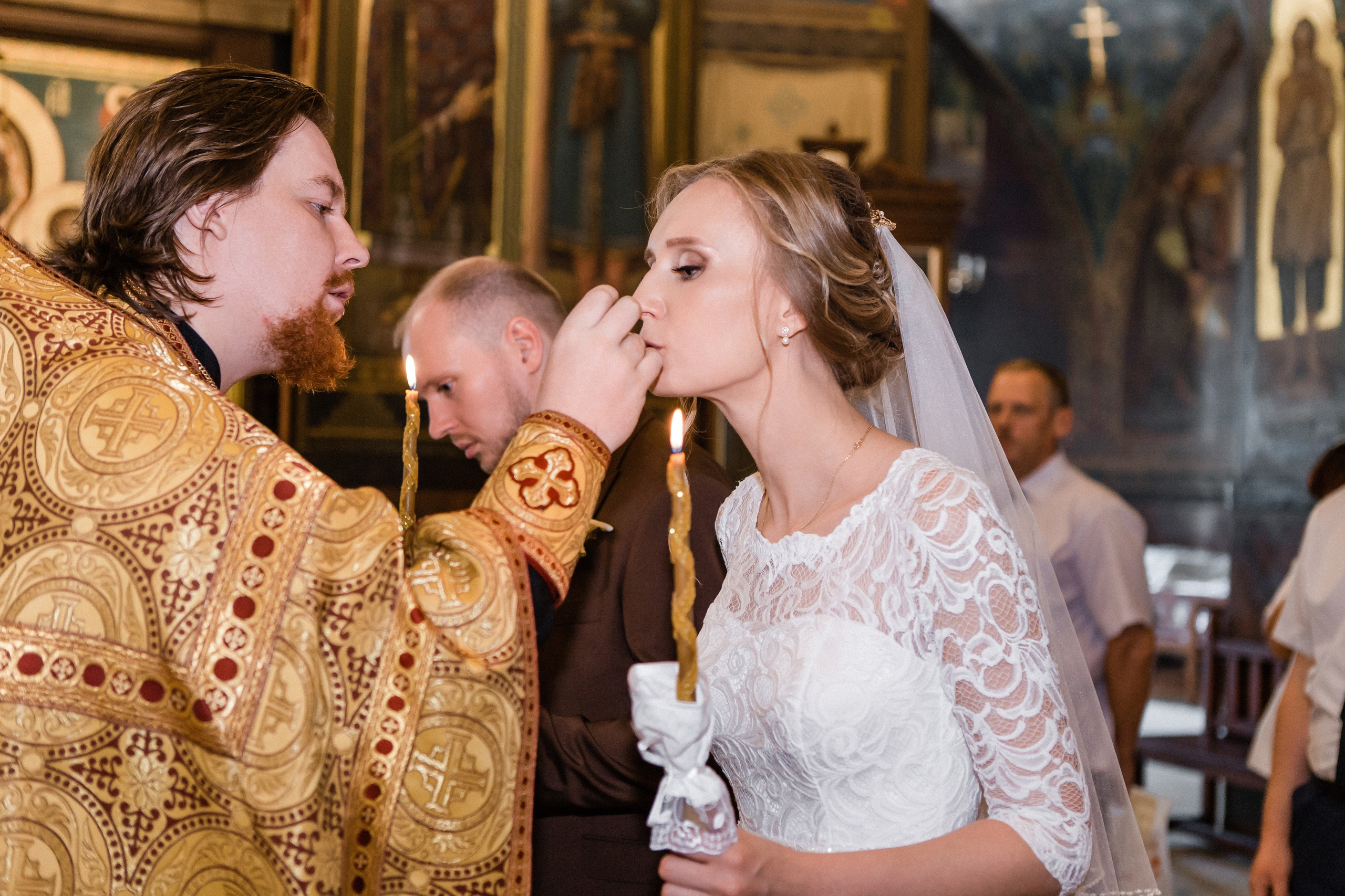 Свадебная фотосессия Сергея и Елены. Наш свадебный день. Видеосъемка и фотосъемка свадеб. Фотограф и оператор на свадьбу. Видеосъемка подкастов, собственная видео-фотостудии. Предметная фотосъемка