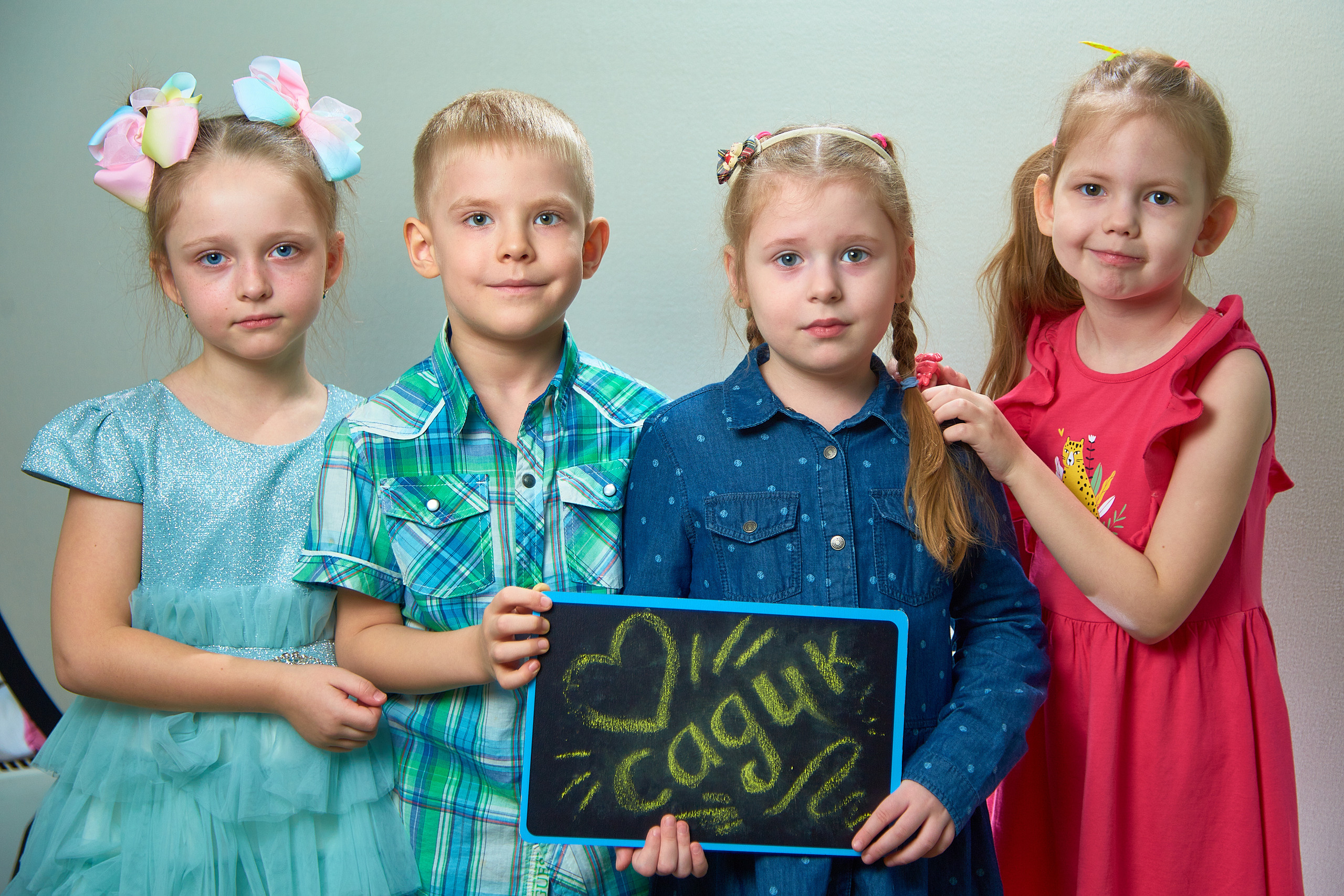 Отзывы о работе фотографа для школы и детского сада в Новосибирске. Выпускной альбом Новосибирск