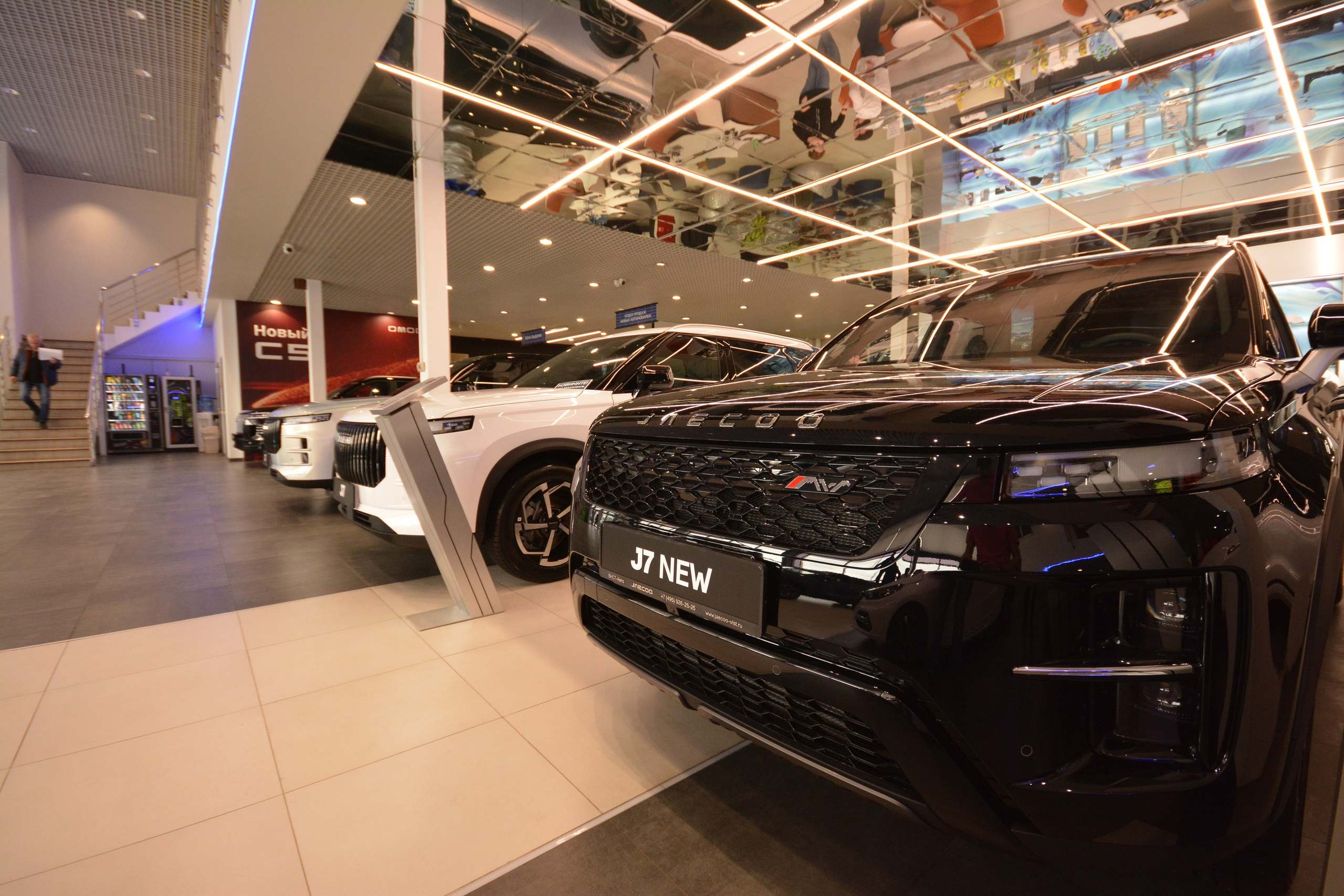 Презентация Omoda / Jaecoo. F/8 and be there — оказаться в нужном месте и поймать момент