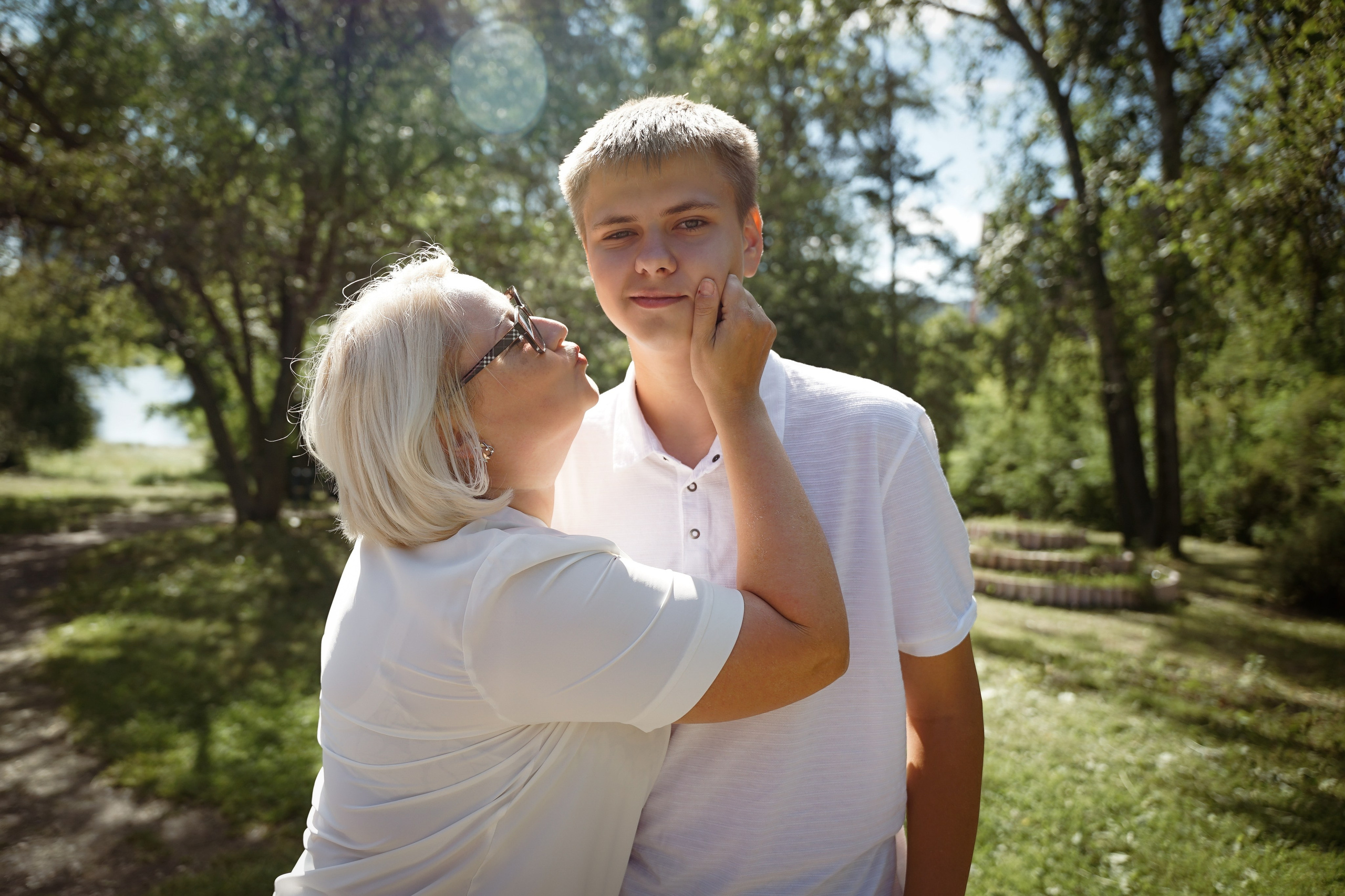 Фотосессия большой семьи в парке
