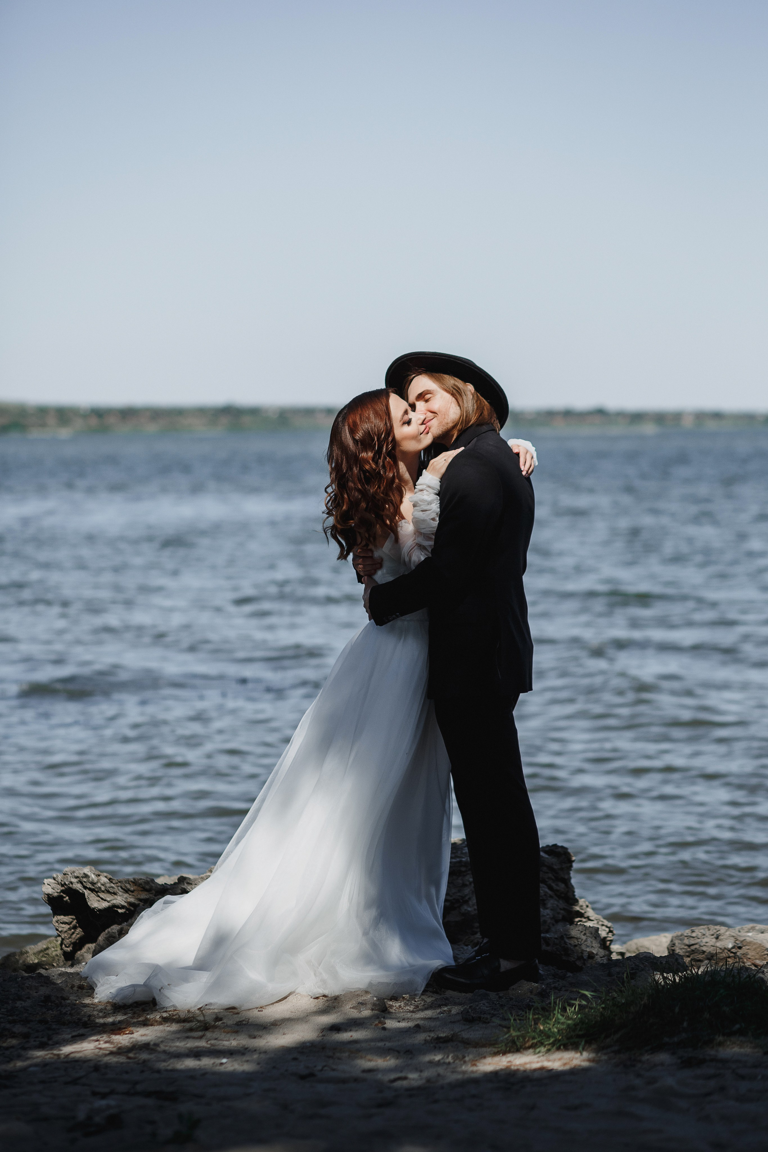 Свадебная фотосессия Михаила и Валерии на Чеховской набережной. Свадебный и семейный фотограф в Таганроге Бакарюк Антон