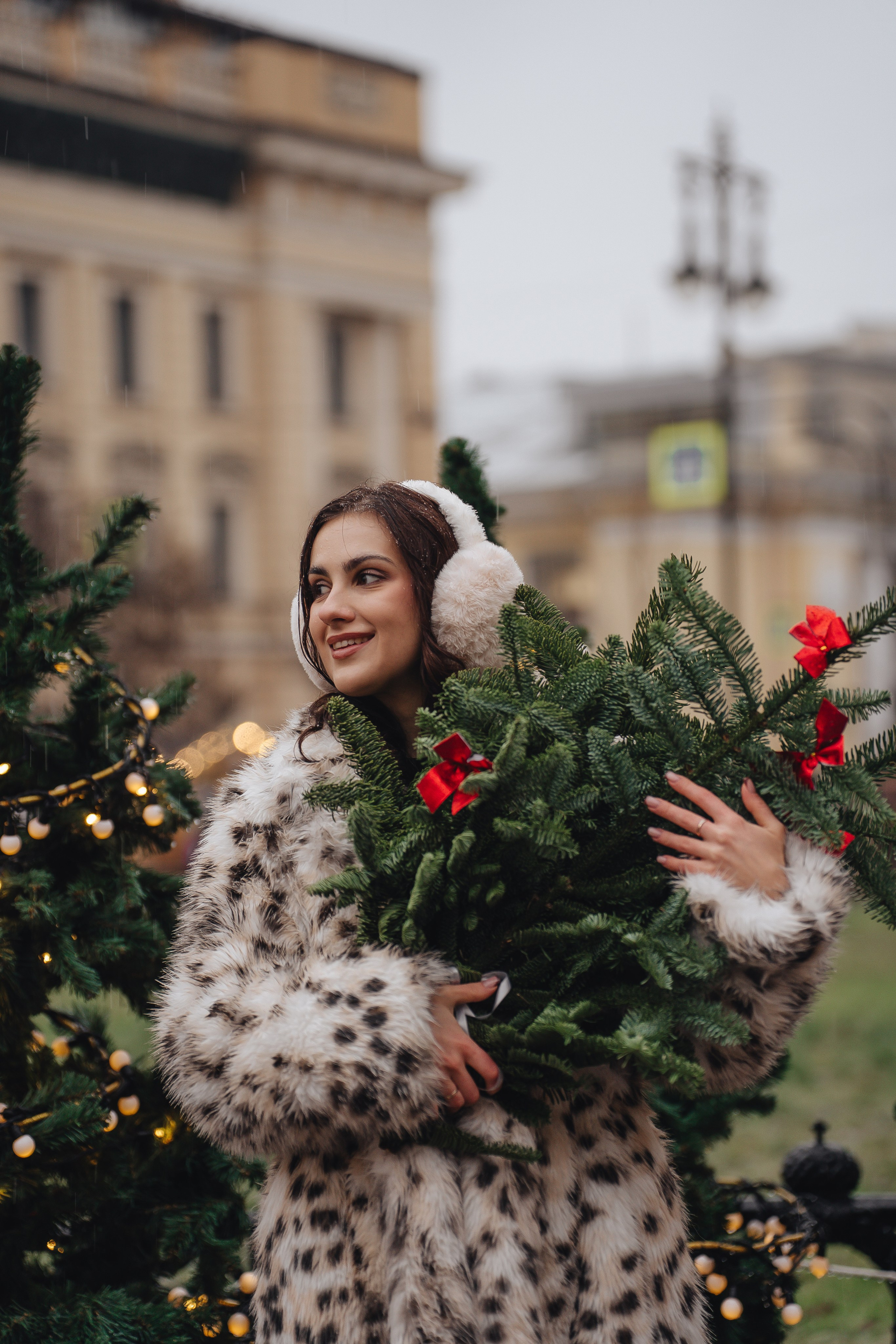 ПРОГУЛКА НА МАНЕЖНОЙ ПЛОЩАДИ ДЛЯ ДЕВУШКИ ПЕРЕД НОВЫМ ГОДОМ (НОВОГОДНЯЯ ФОТОСЕССИИЯ НА МАНЕЖНОЙ ПЛОЩАДИ). Профессиональный фотограф, Санкт-Петербург — Виктория Богомолова