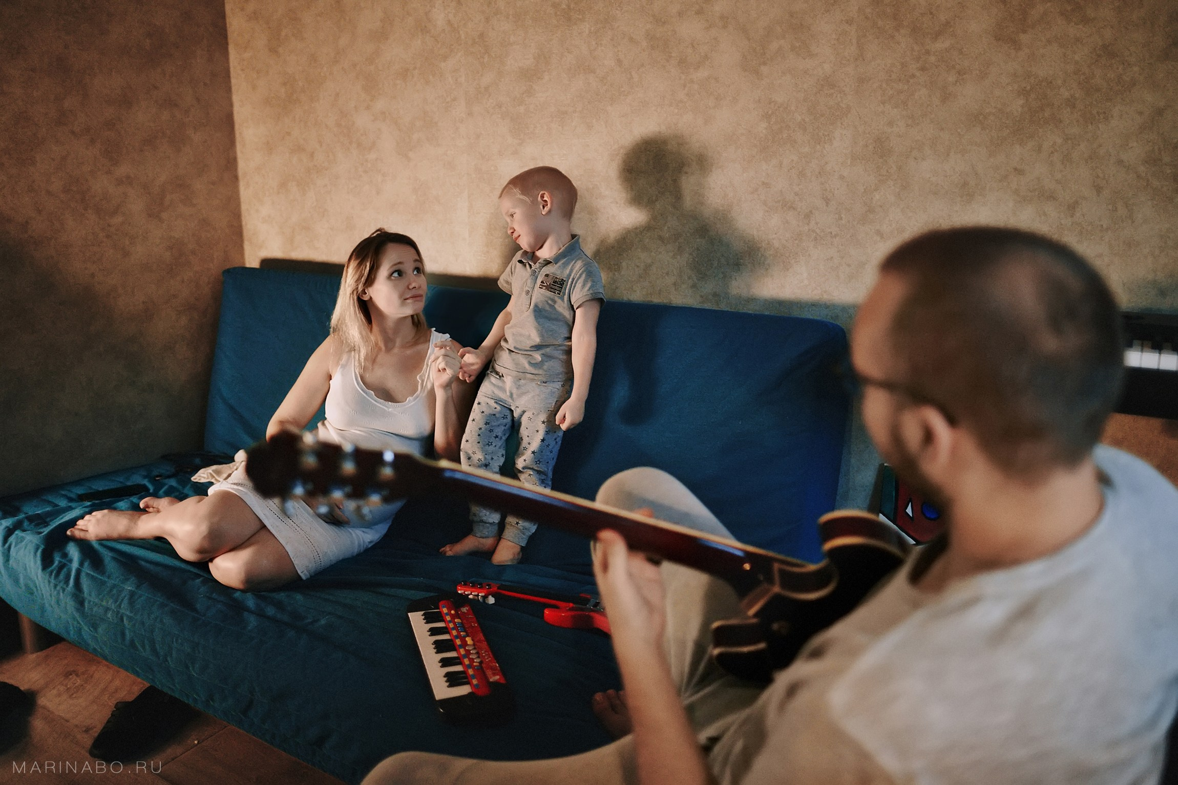 В гостях, новогодняя, домашняя фотосъемка в Санкт-Петербурге. Семейный Lifestyle фотограф в Санкт-Петербурге Марина Бокшицкая