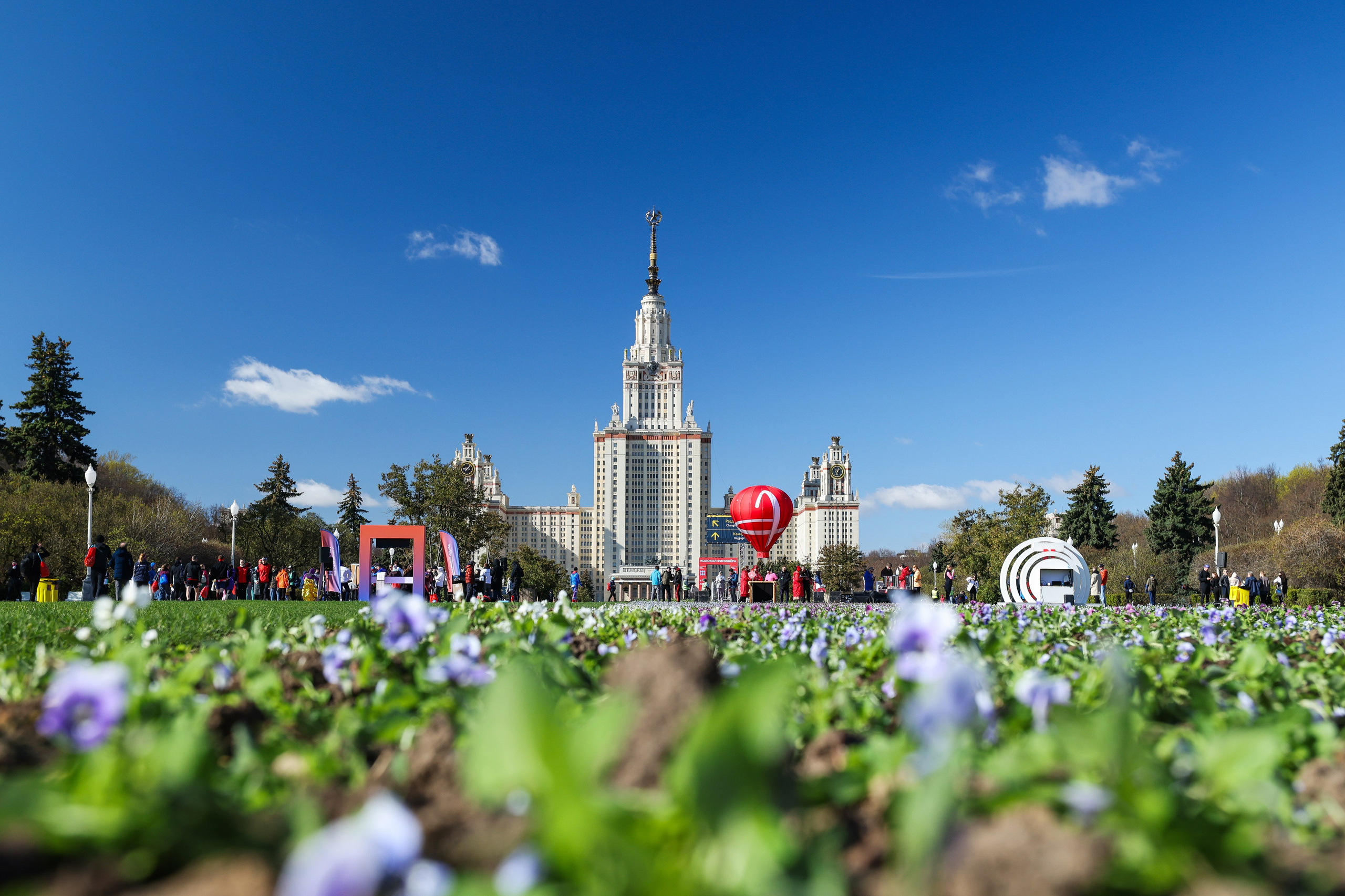 Московский полумарафон 25 и 26.04.26. Фотограф Сергей Ловкий