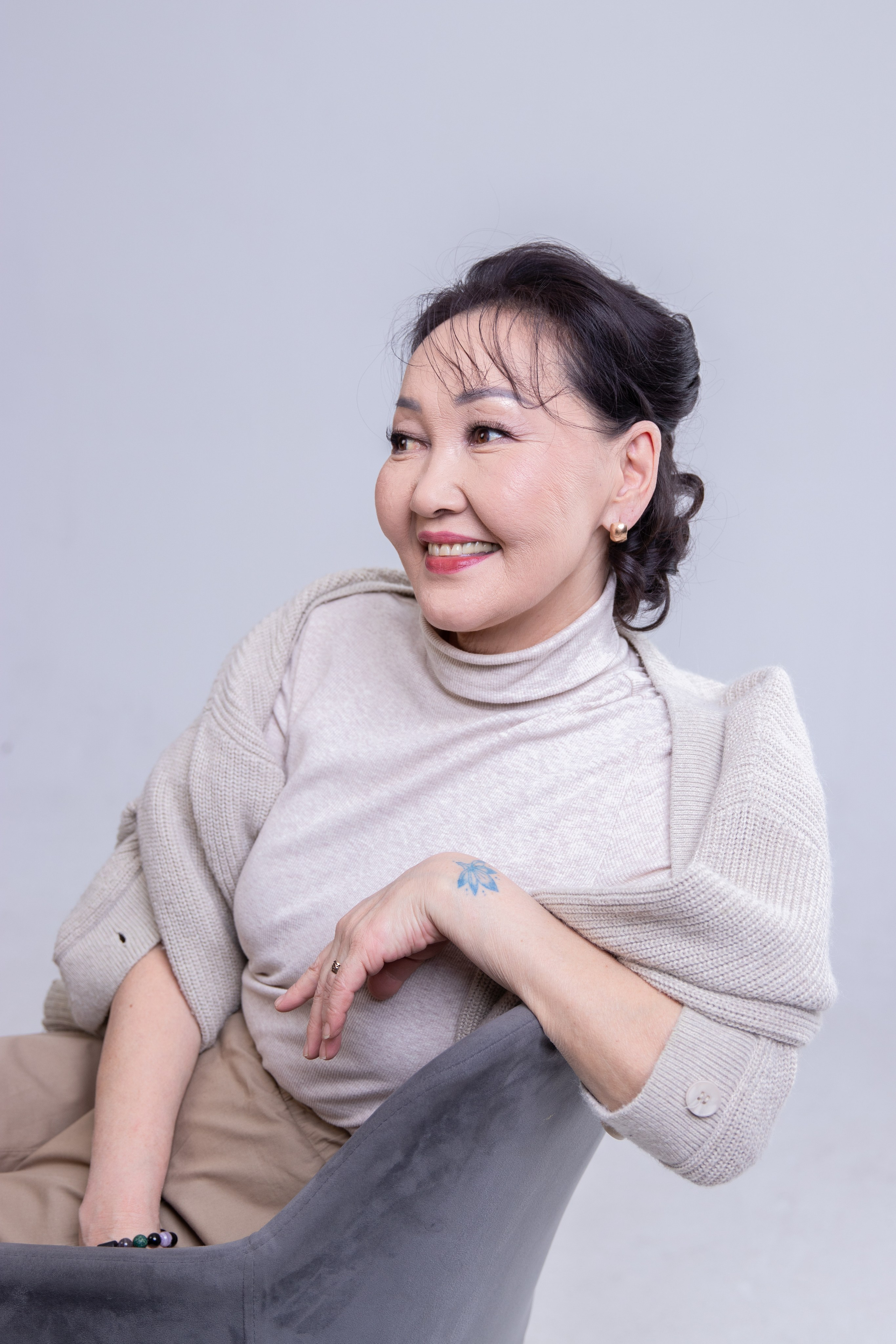 Женский портрет. Ньургуйаана Тарагаева. Детский и семейный фотограф в Якутске