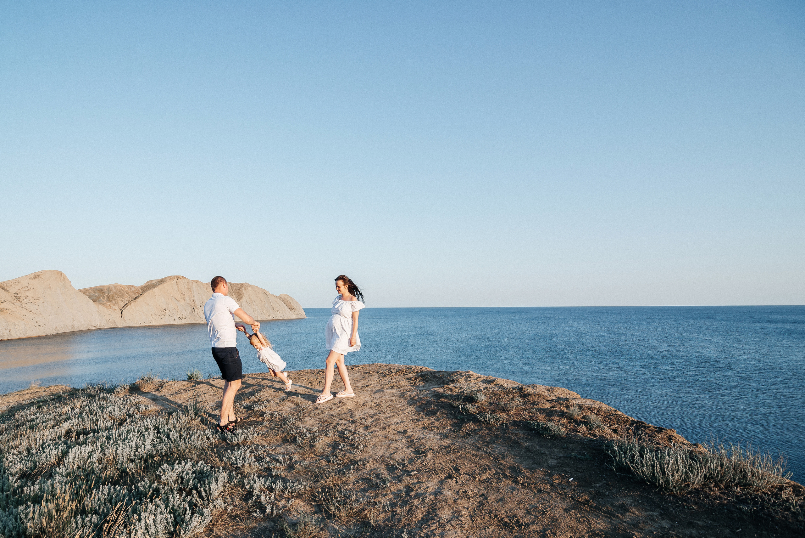 Кира с мамой и папой :)