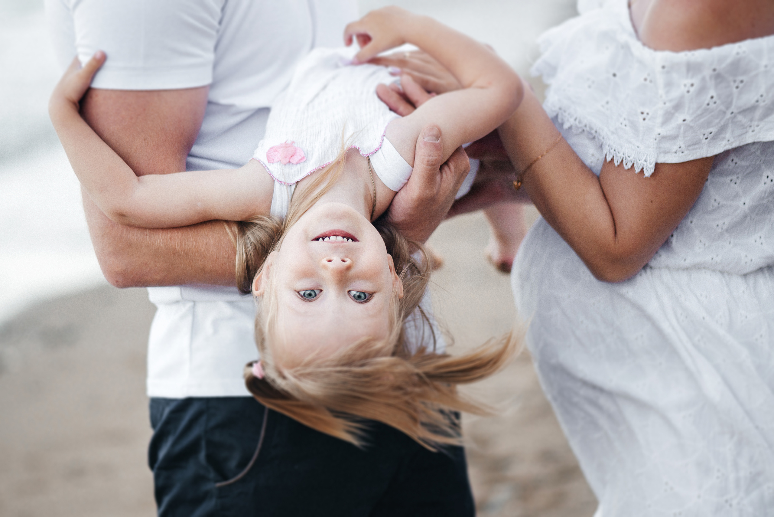 Кира с мамой и папой :)