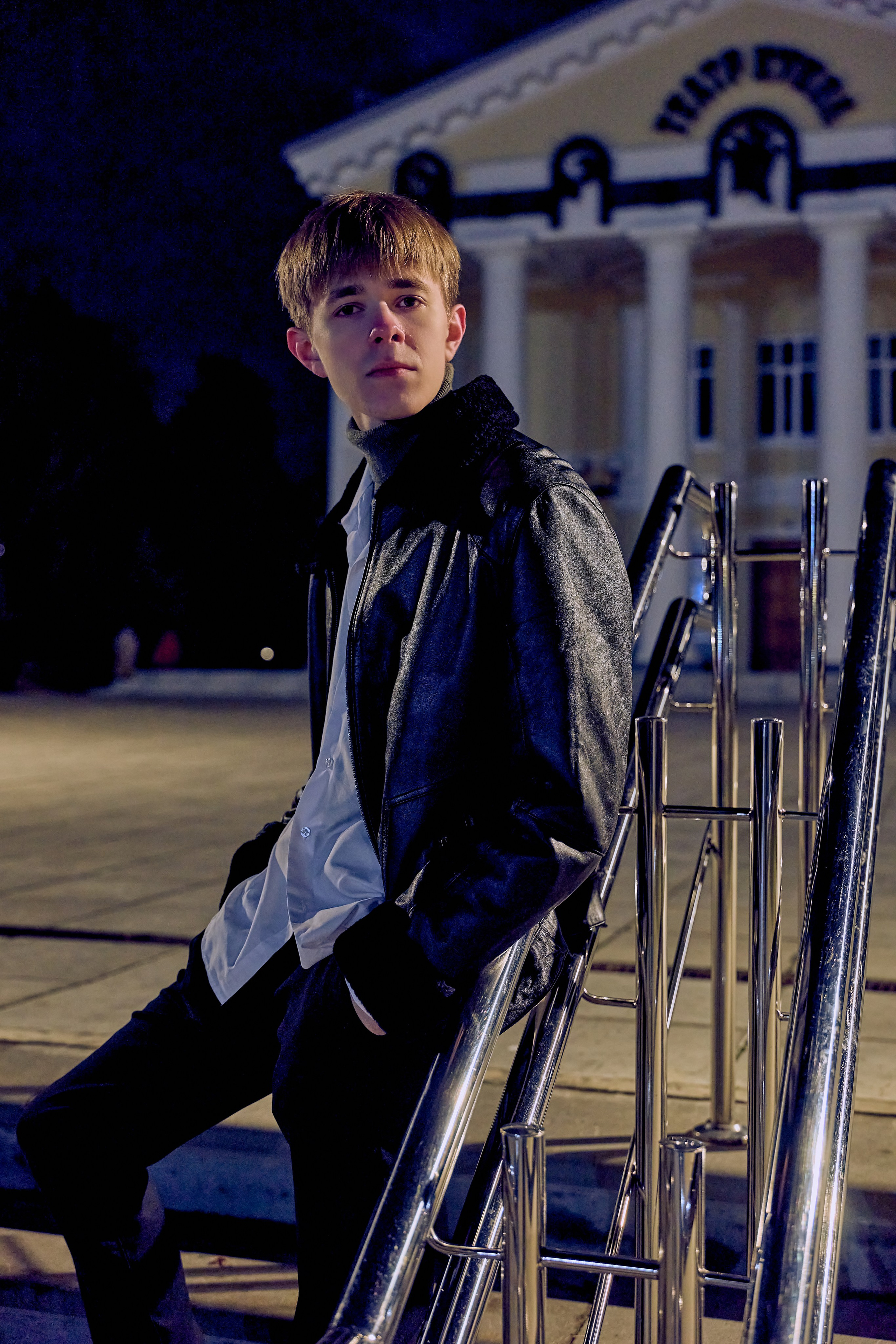 Вечерняя фотосессия мужского портрета