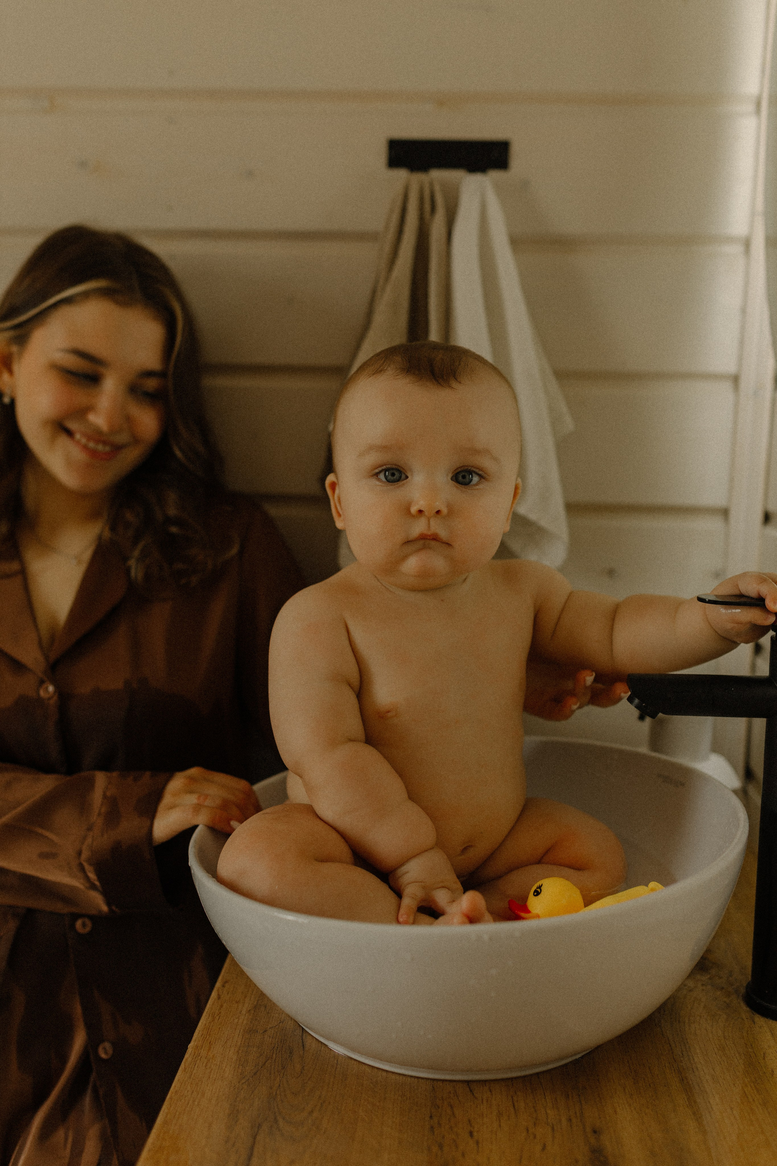 Яна и Тимофей. Домашняя съёмка. Семейный фотограф Тихвин, Санкт-Петербург и ЛО