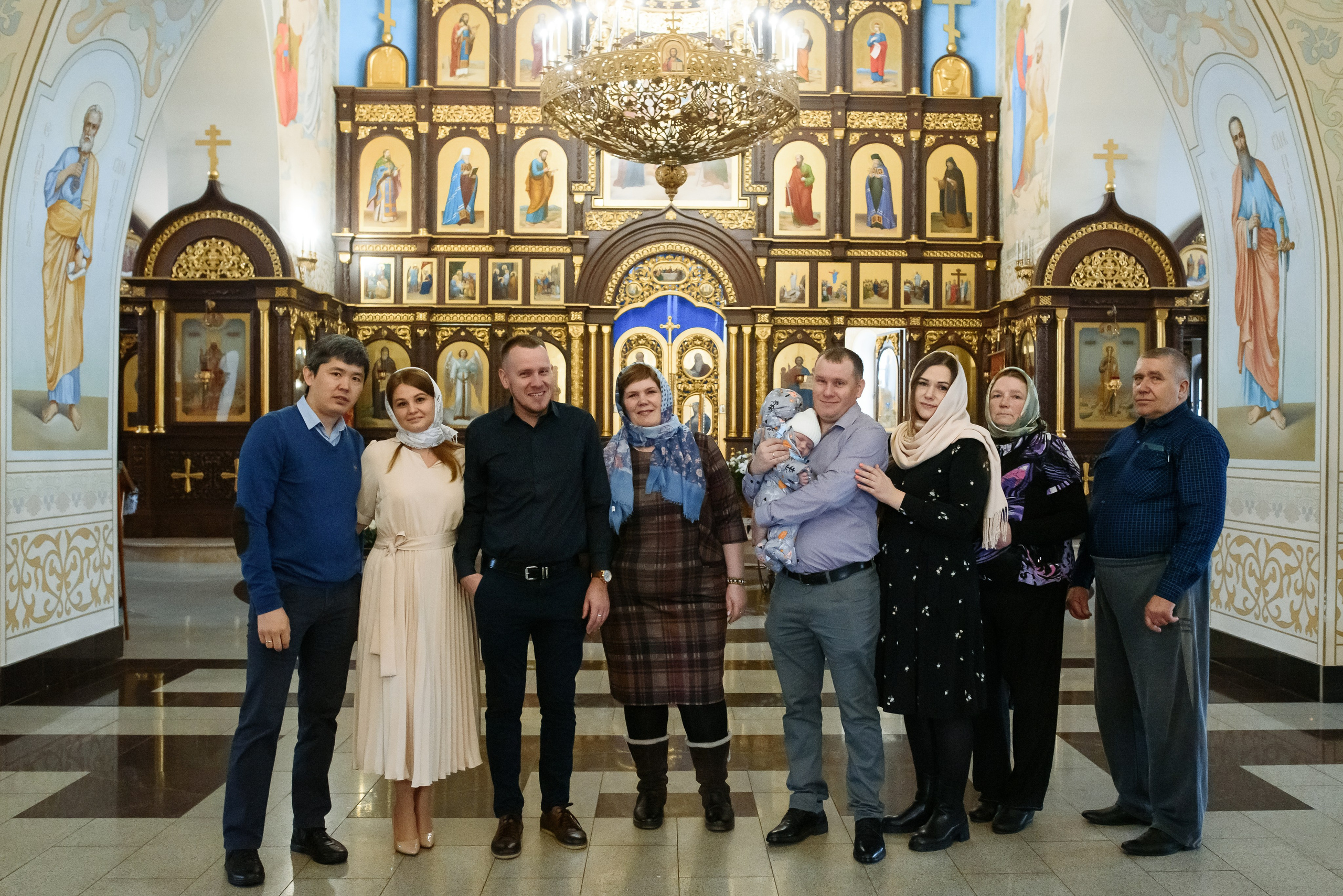 Общий семейный портрет в храме