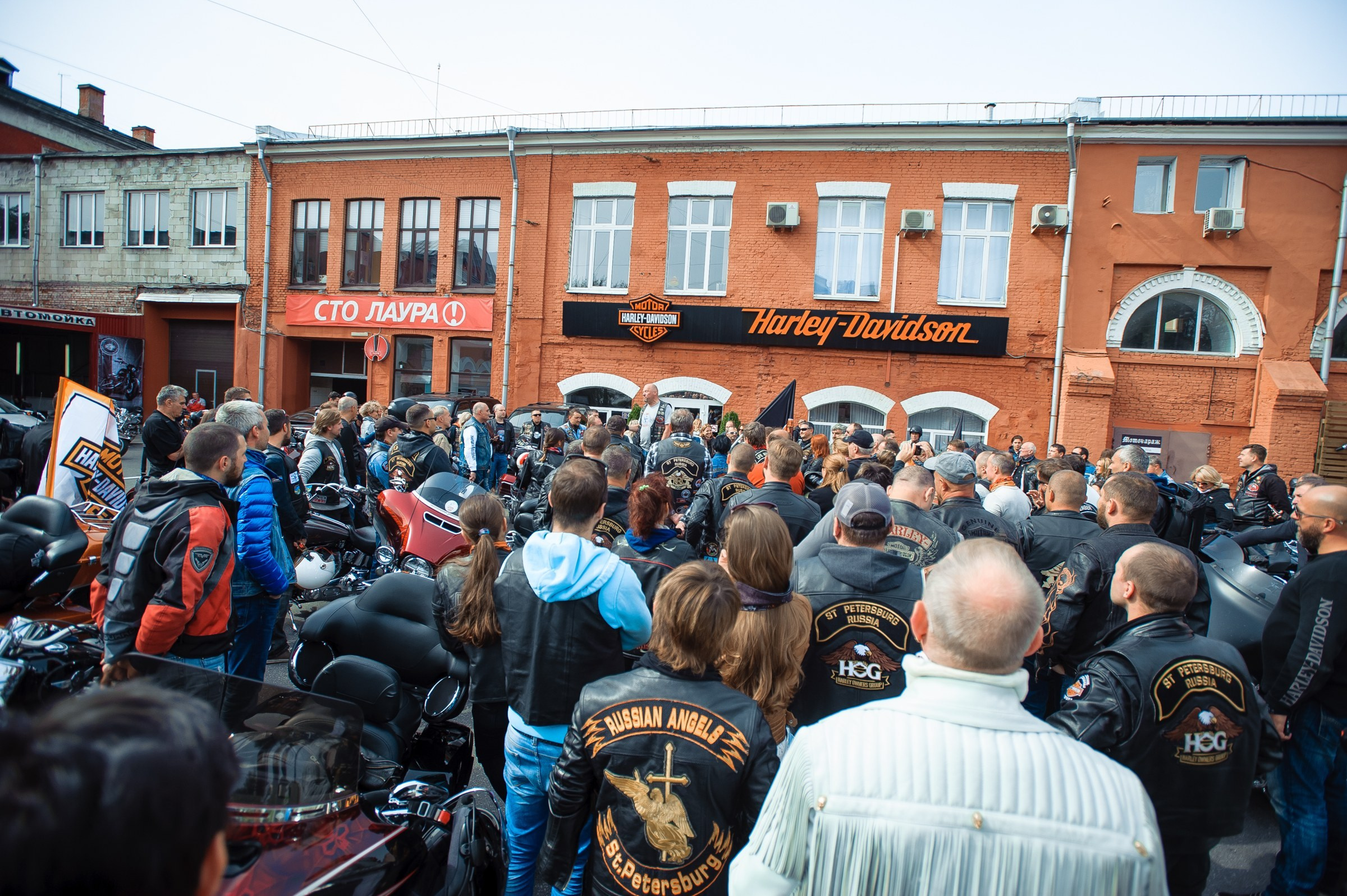 Harley-Davidson — мотопарад в Петербурге. Репортажный фотограф в Санкт-Петербурге — Эдуард Фазлетдинов