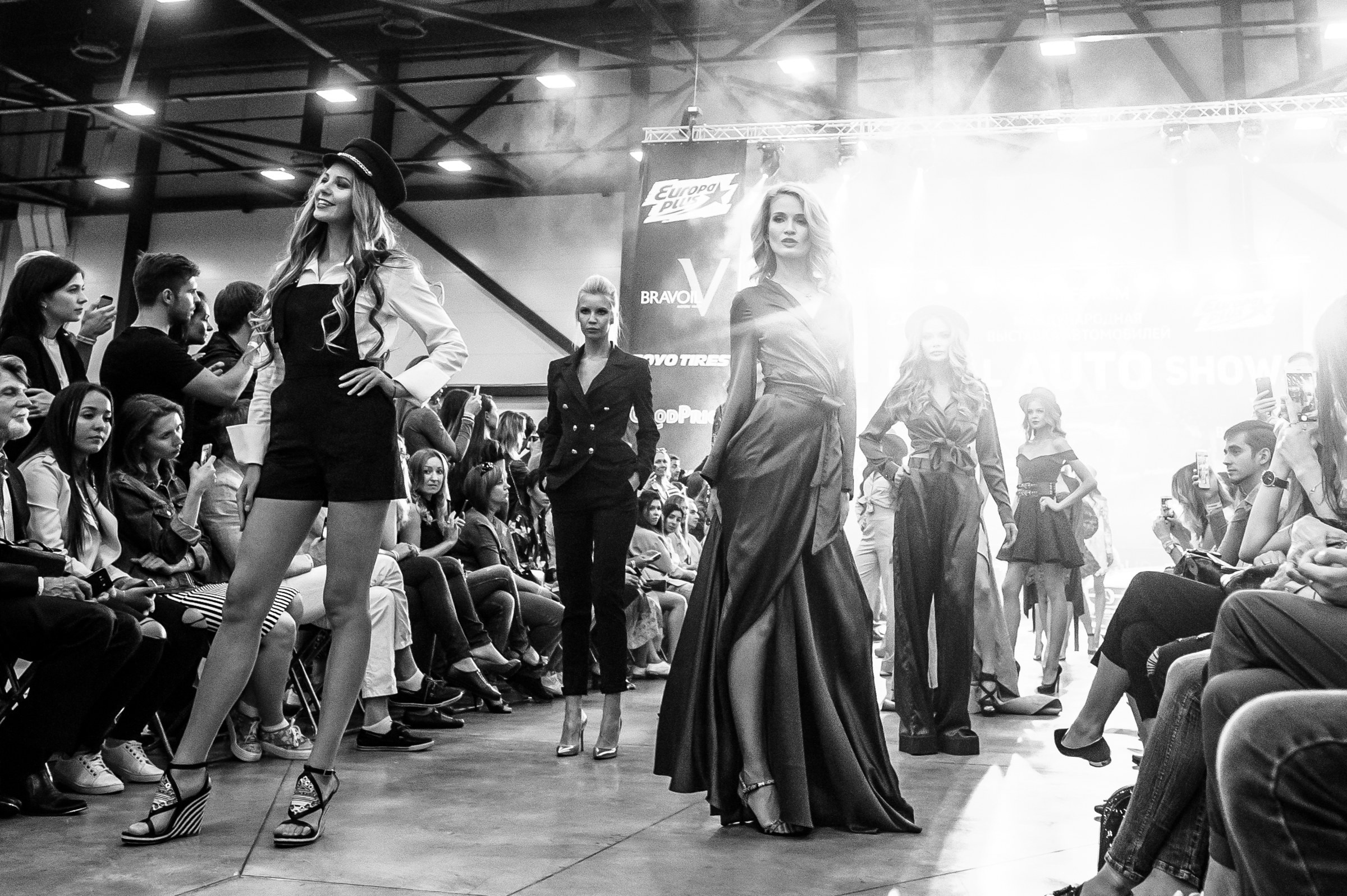 Алёна Дементьева — показ на Royal Auto Show. Репортажный фотограф в Санкт-Петербурге — Эдуард Фазлетдинов