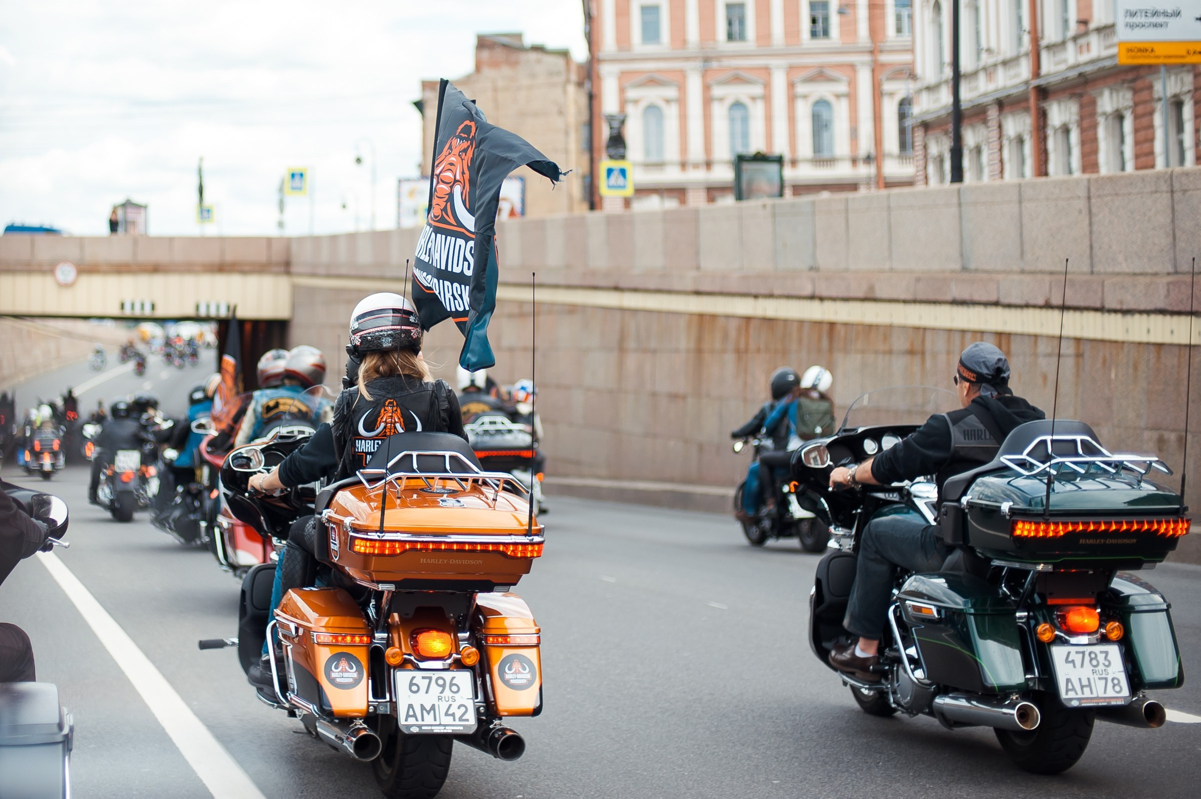 Harley-Davidson — мотопарад в Петербурге. Репортажный фотограф в Санкт-Петербурге — Эдуард Фазлетдинов