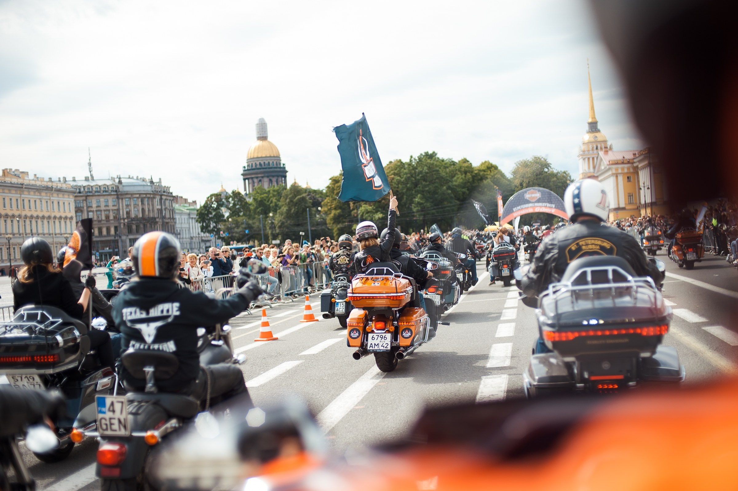 Harley-Davidson — мотопарад в Петербурге. Репортажный фотограф в Санкт-Петербурге — Эдуард Фазлетдинов