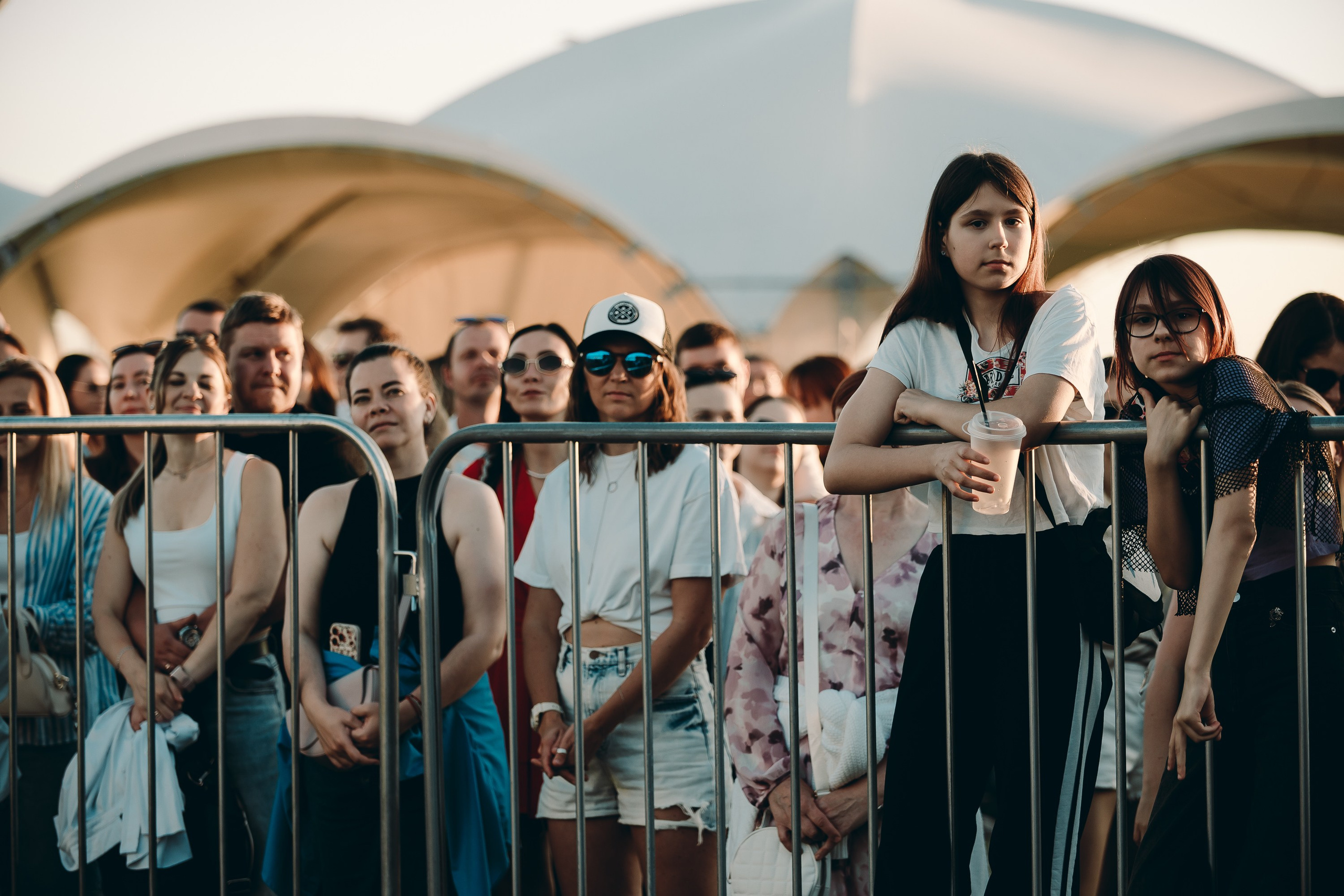 Зрители в первом ряду