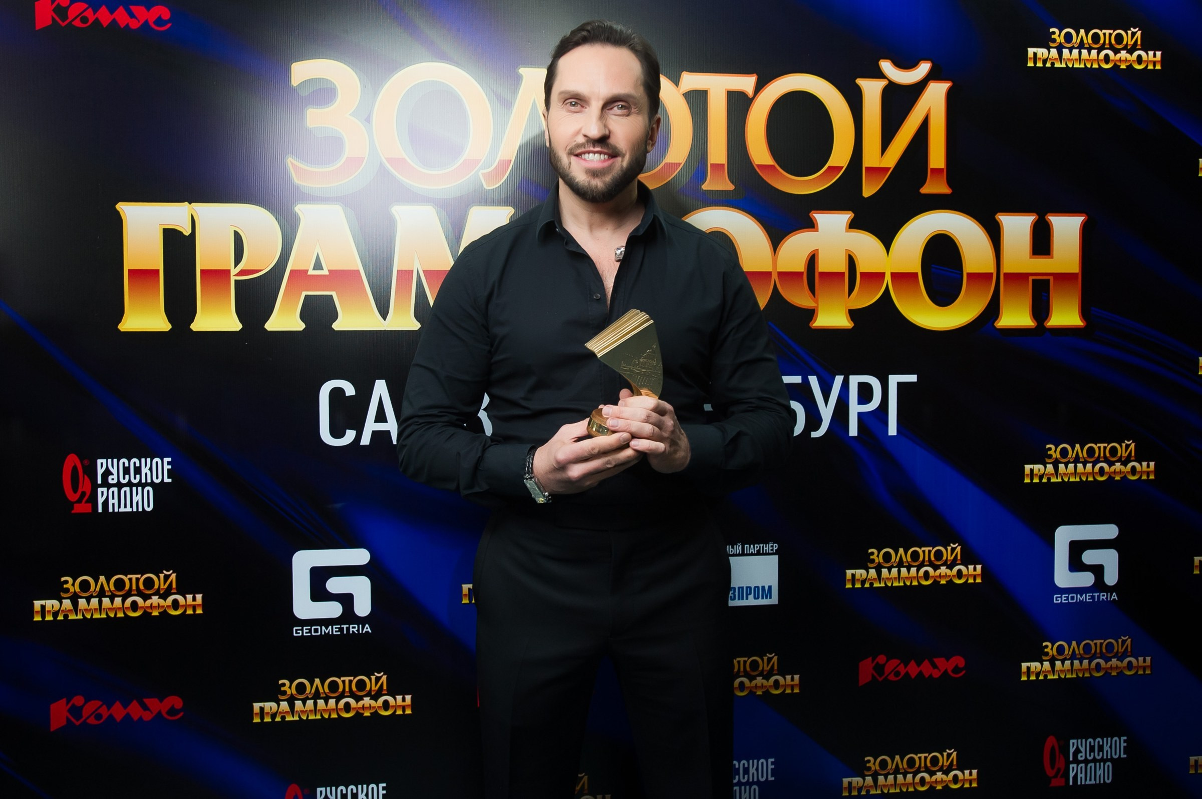Золотой граммофон 2018 — артисты у пресс-волла. Репортажный фотограф в Санкт-Петербурге — Эдуард Фазлетдинов