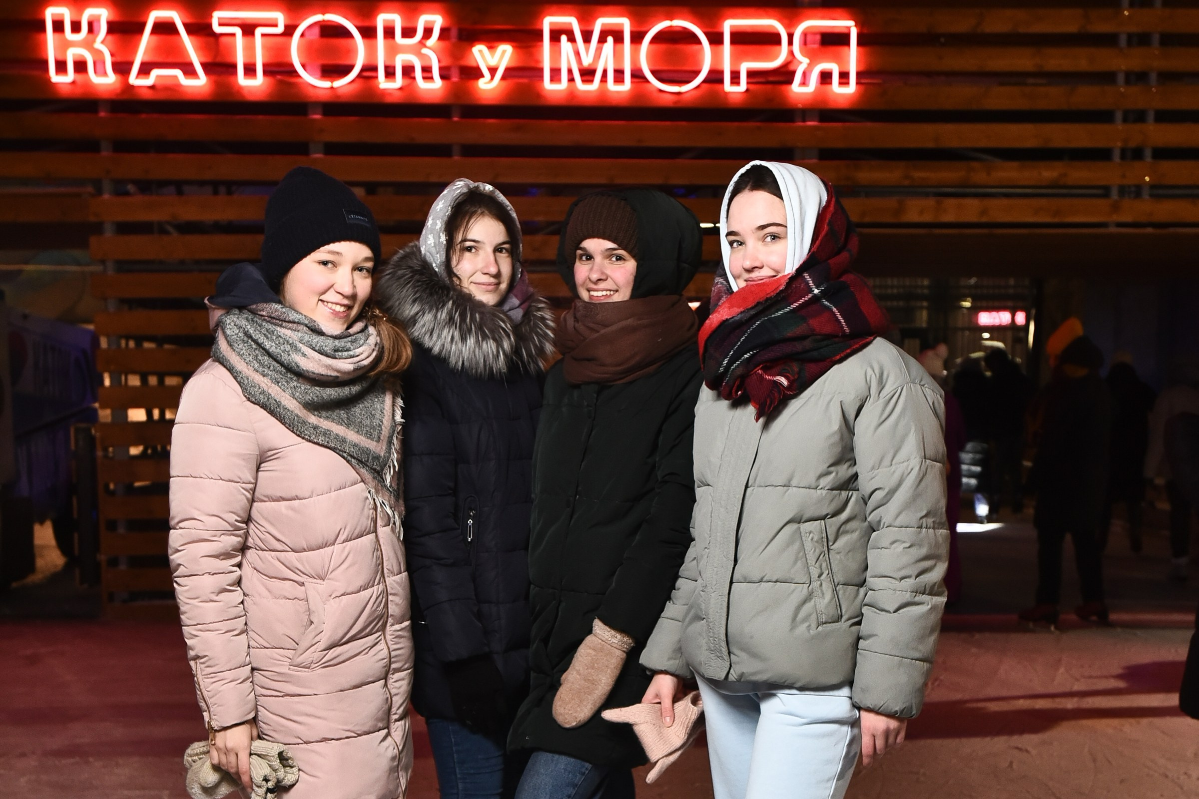 Каток в Севкабеле — зимнее событие. Репортажный фотограф в Санкт-Петербурге — Эдуард Фазлетдинов