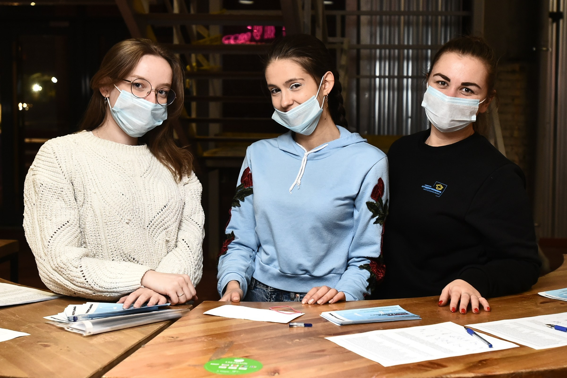 Каток в Севкабеле — зимнее событие. Репортажный фотограф в Санкт-Петербурге — Эдуард Фазлетдинов