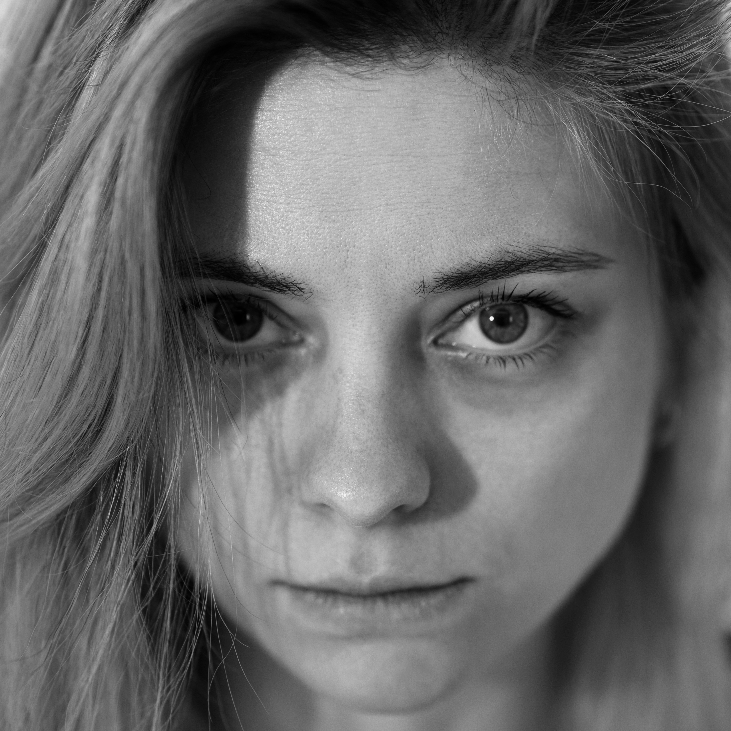 Студийная женская фотосессия в Москве. Портретный фотограф в Москве Владислав Каданцев