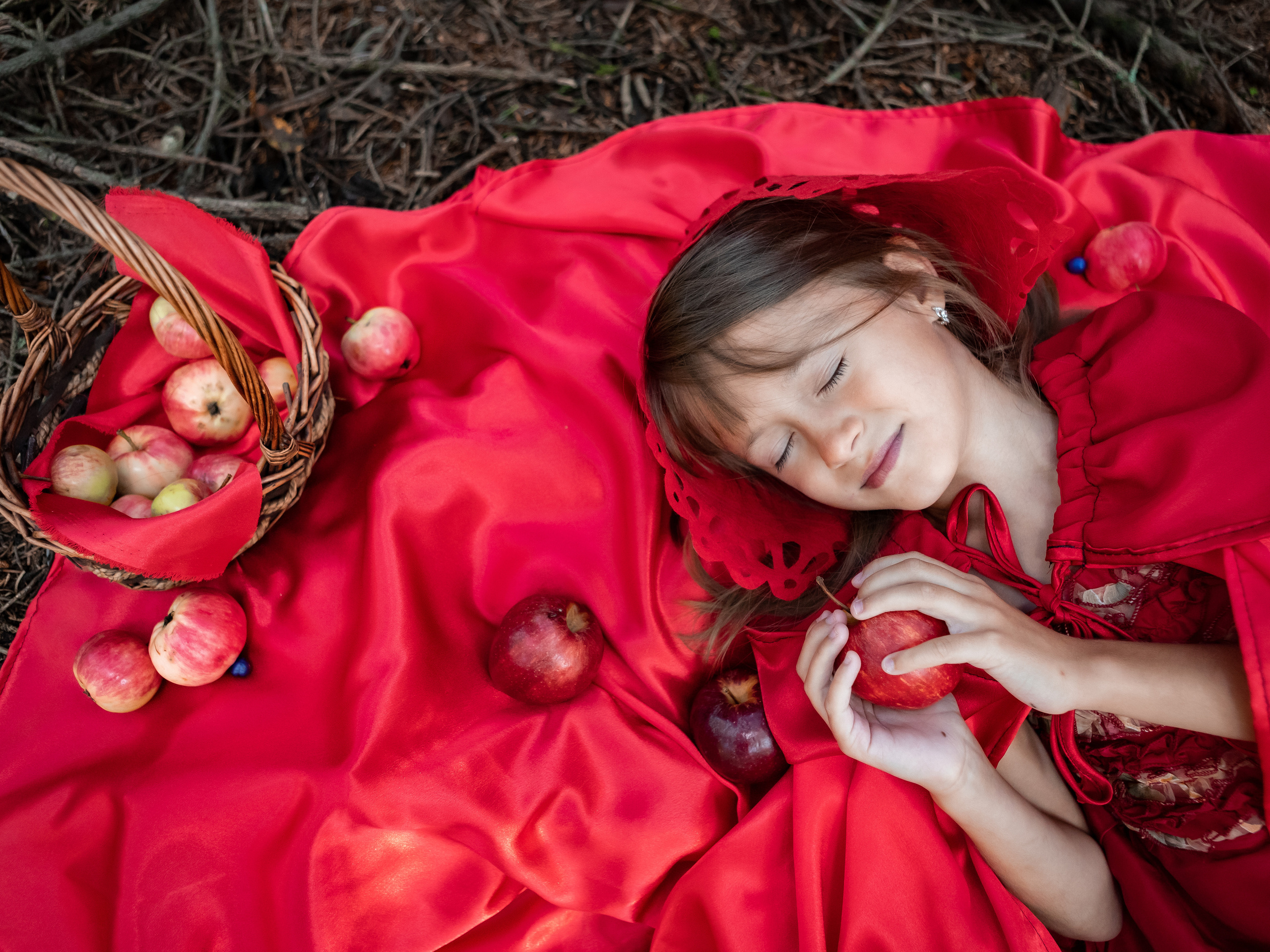 Красная шапочка. Инга Кузьминская ТОП-фотограф г. Корсаков