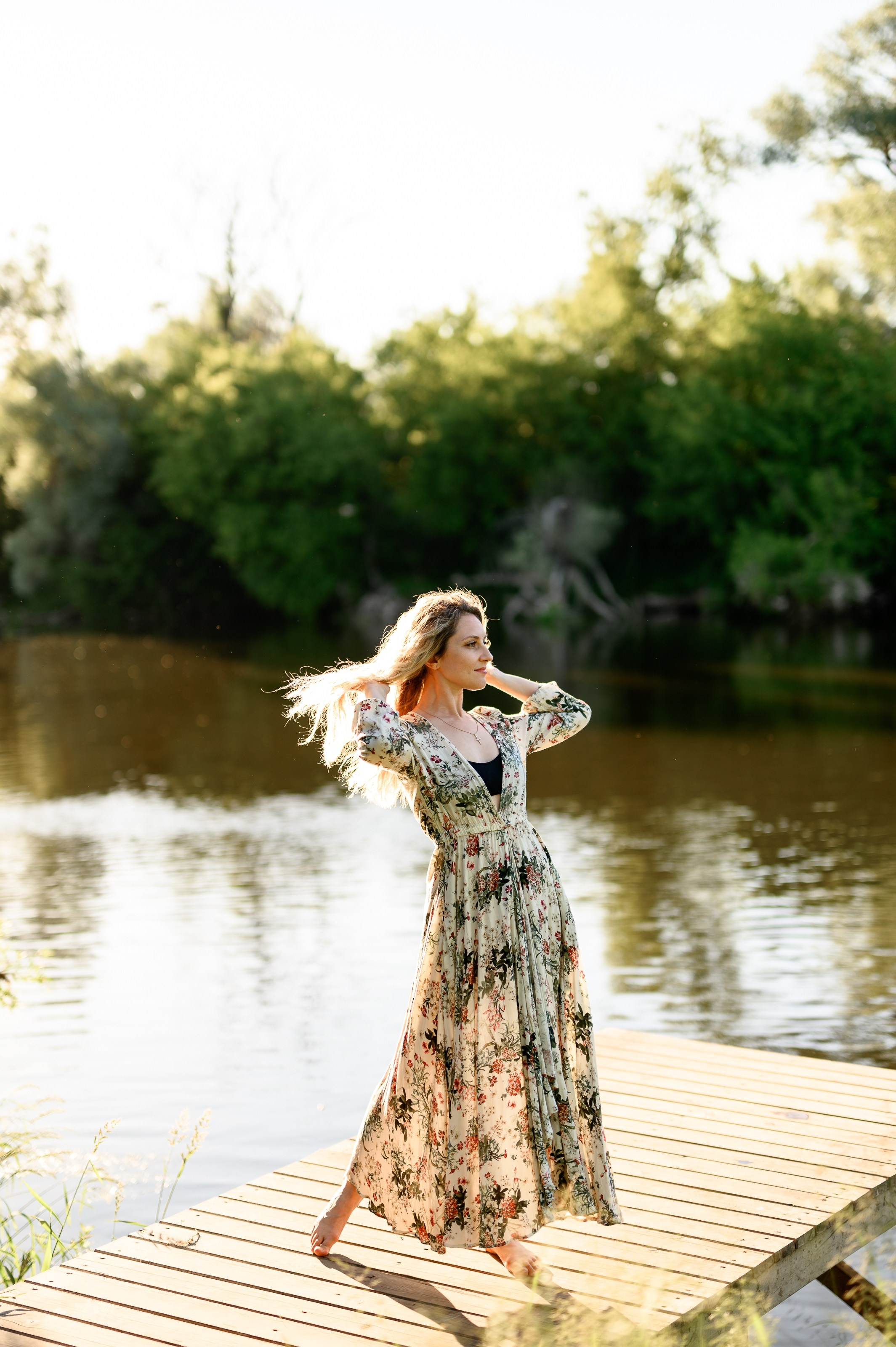 Съёмка в цветущем ромашковом поле. Semerlina.ru