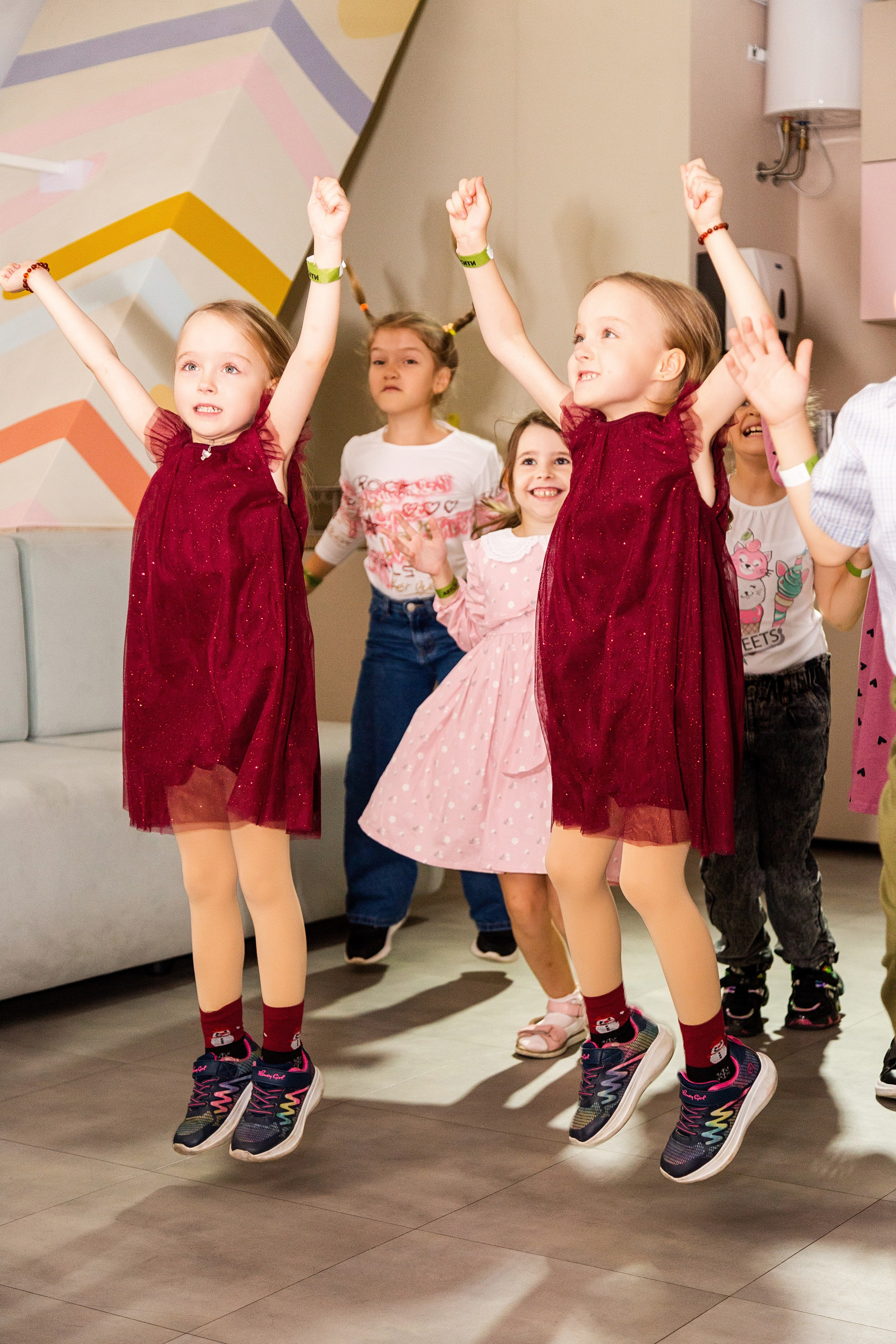 Лиде и Лизе 6 лет. Детский фотограф видеограф в Хабаровске Михаил Орлов