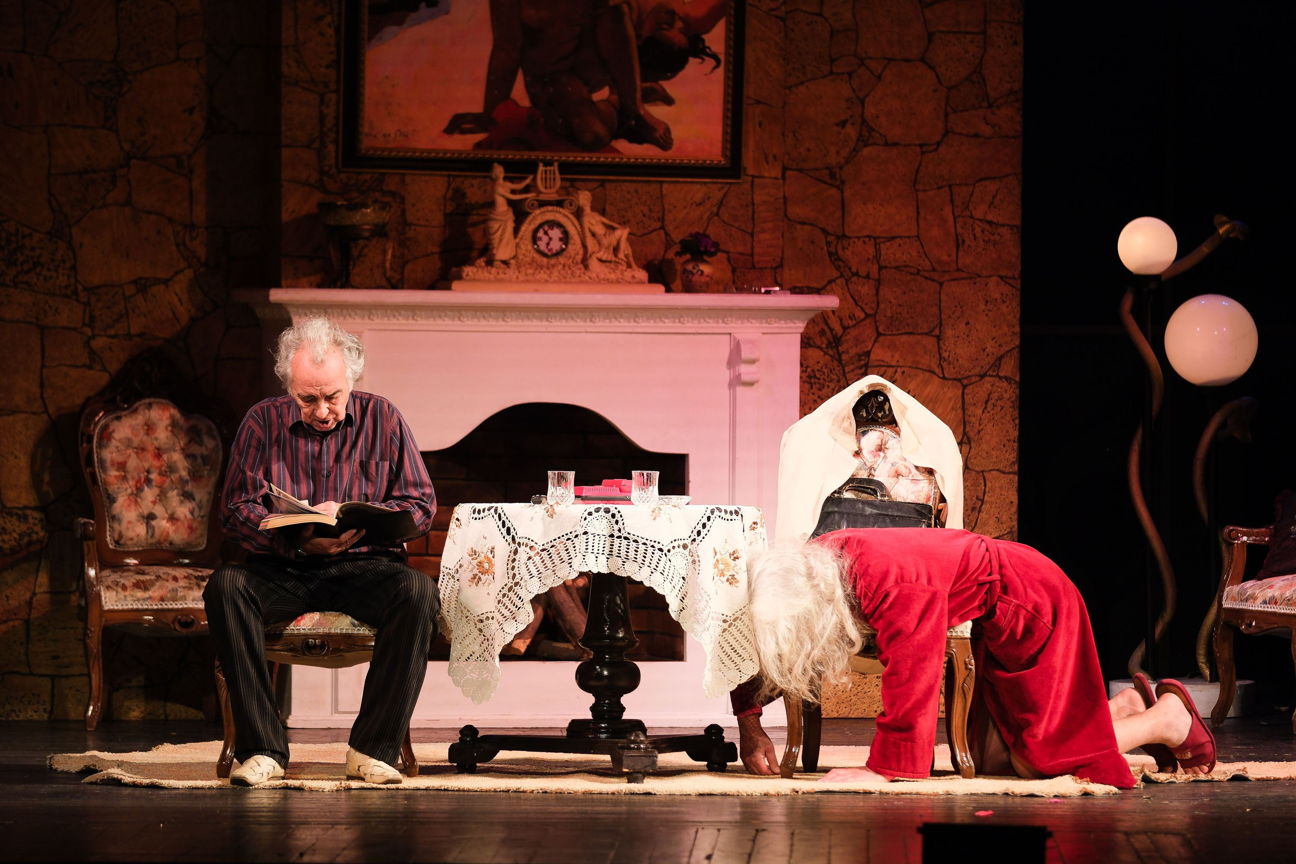 Ужин с дураком. Фотограф Анатолий Деникин