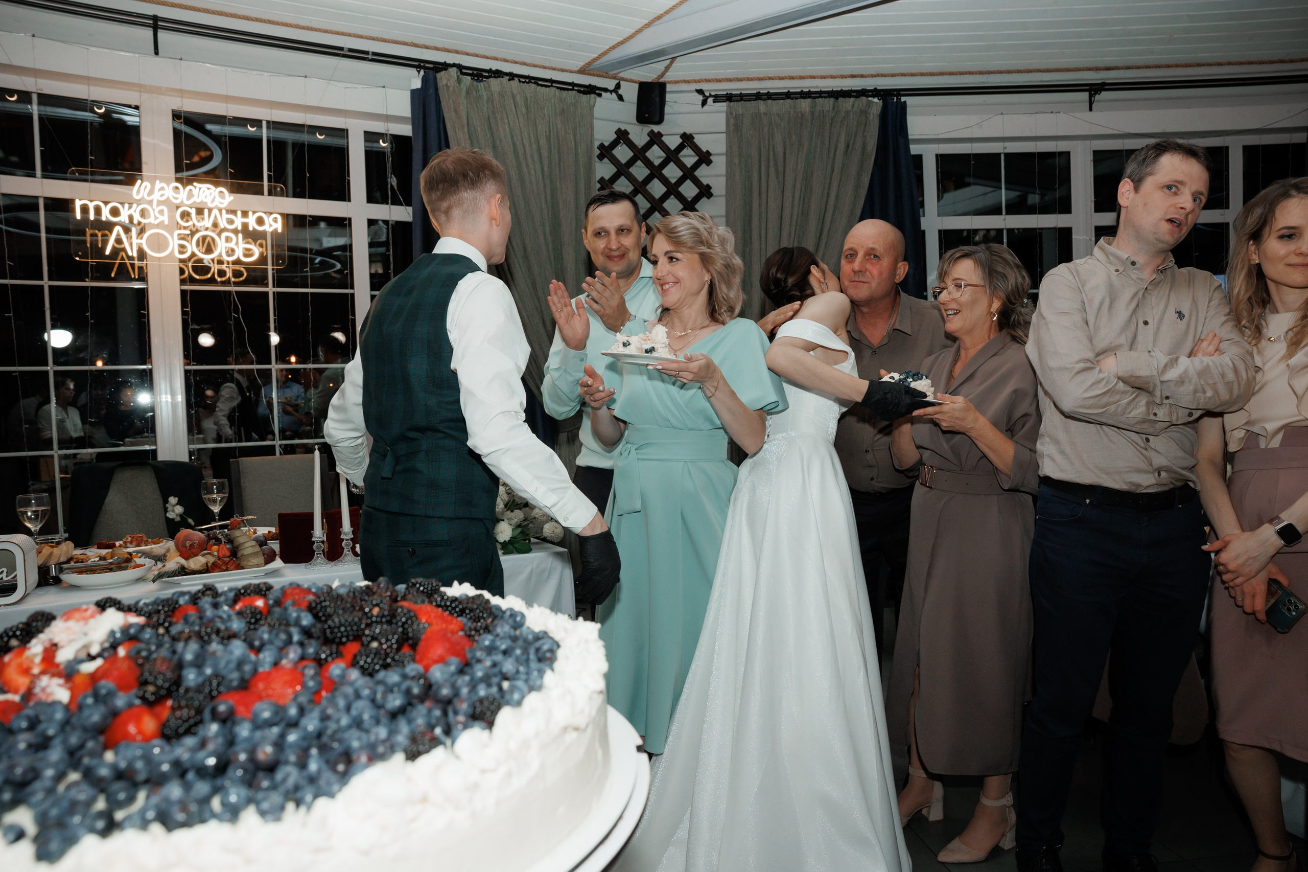 Регистрация в отеле Fish Point, ЗАГС Бутово, прогулка в Остафьево. Свадебный и репортажный фотограф (Москва, Королев и другие)