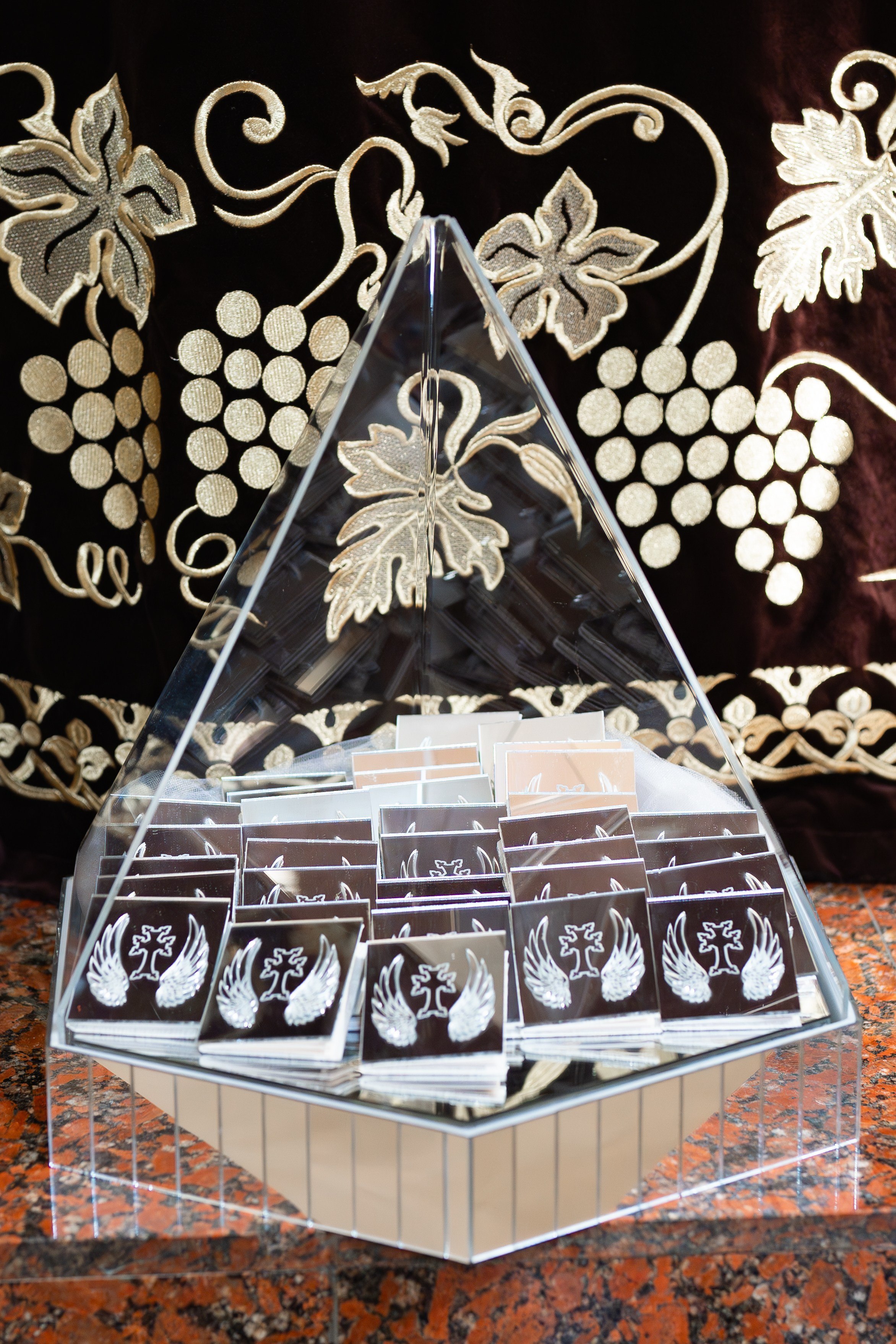 Крещение  ребёнка в храме. Фотограф видеограф Геннадий Янбаев в Сочи, Краснодаре