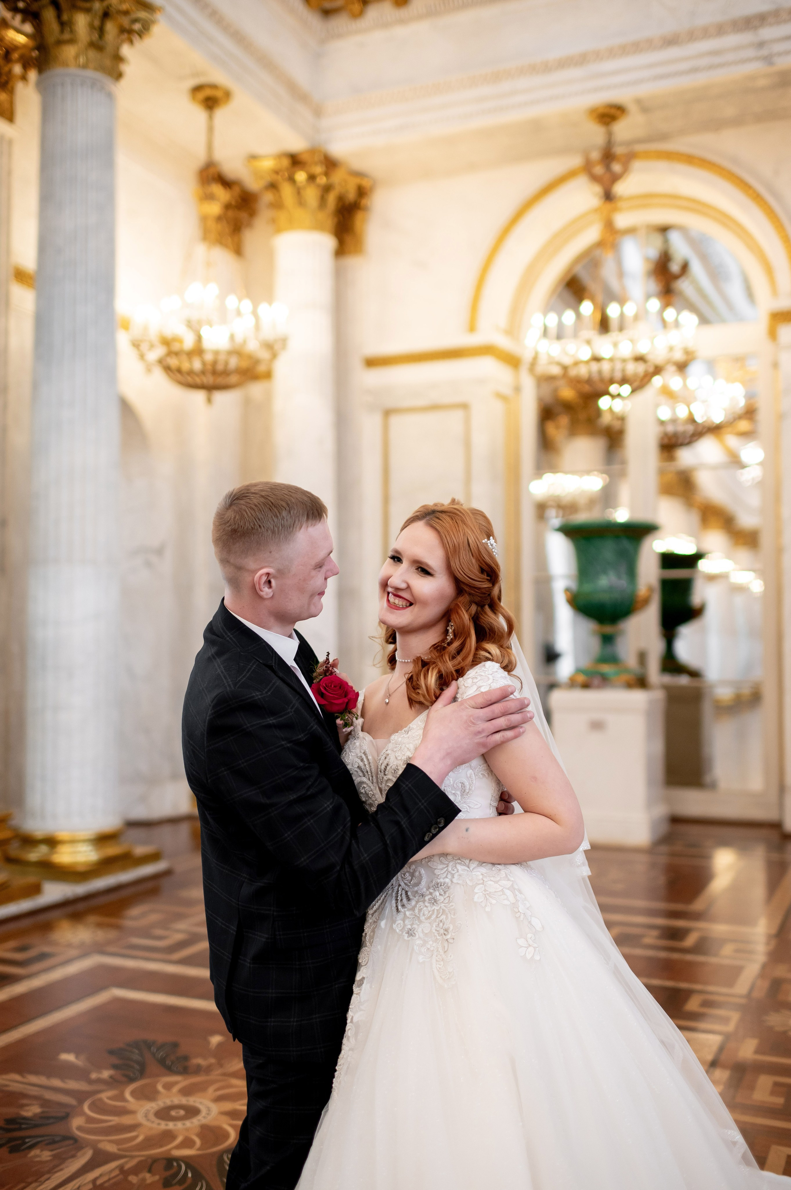 Екатерина и Алексей (свадебная фотосессия в Эрмитаже и Первом Дворце Бракосочетания на Английской набережной 28). Портретный, семейный и свадебный фотограф в Санкт-Петербурге и в Пушкине Ширяев Денис