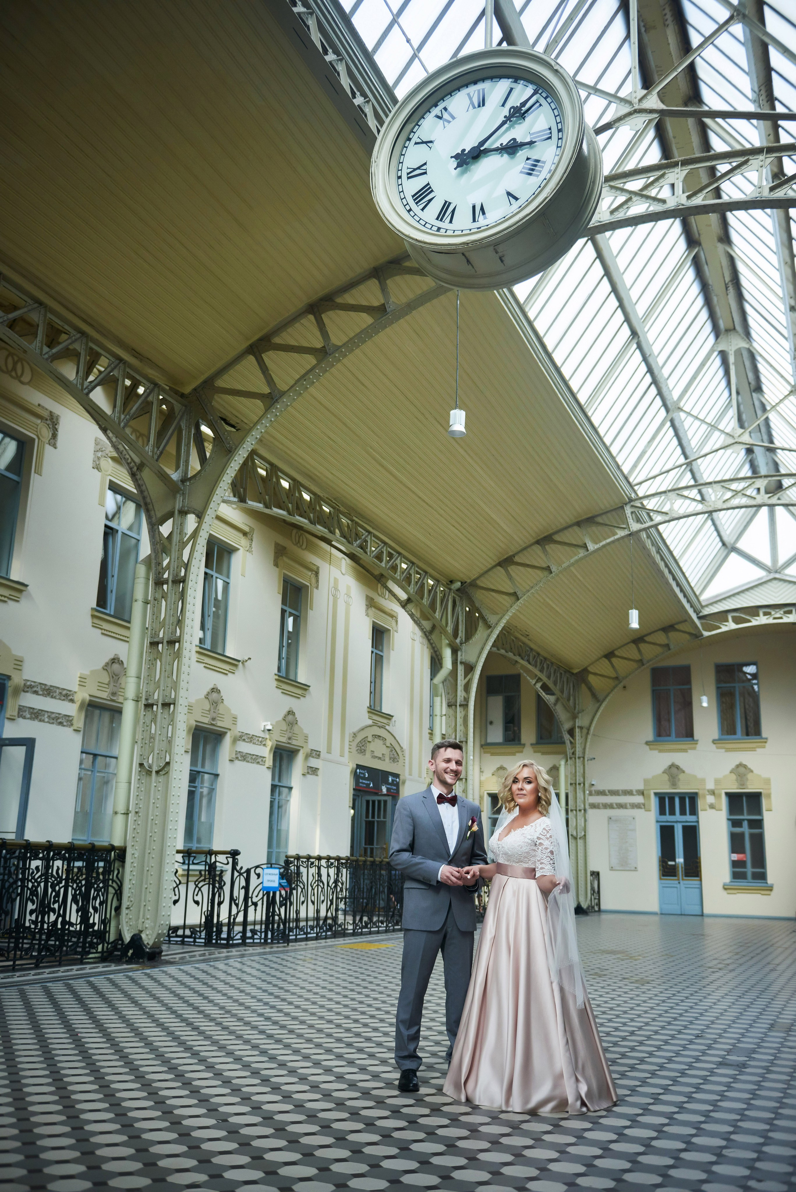 Марта и Анатолий (фотосессия на Витебском вокзале). Портретный, семейный и свадебный фотограф в Санкт-Петербурге и в Пушкине Ширяев Денис