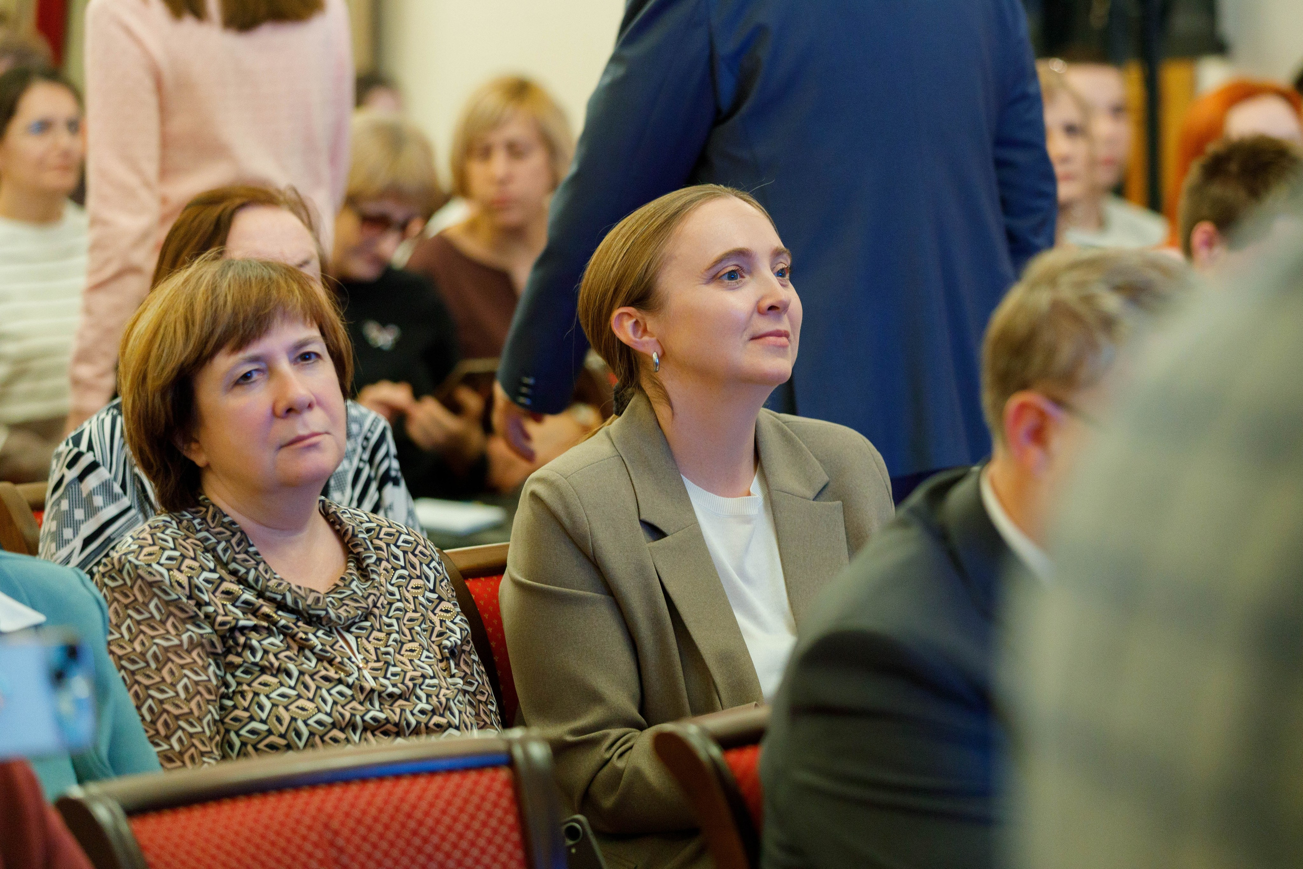 Сессия с профессорами. Дом Учёных 25.10.25. Репортажный фотограф в Новосибирске Алена Помазунова