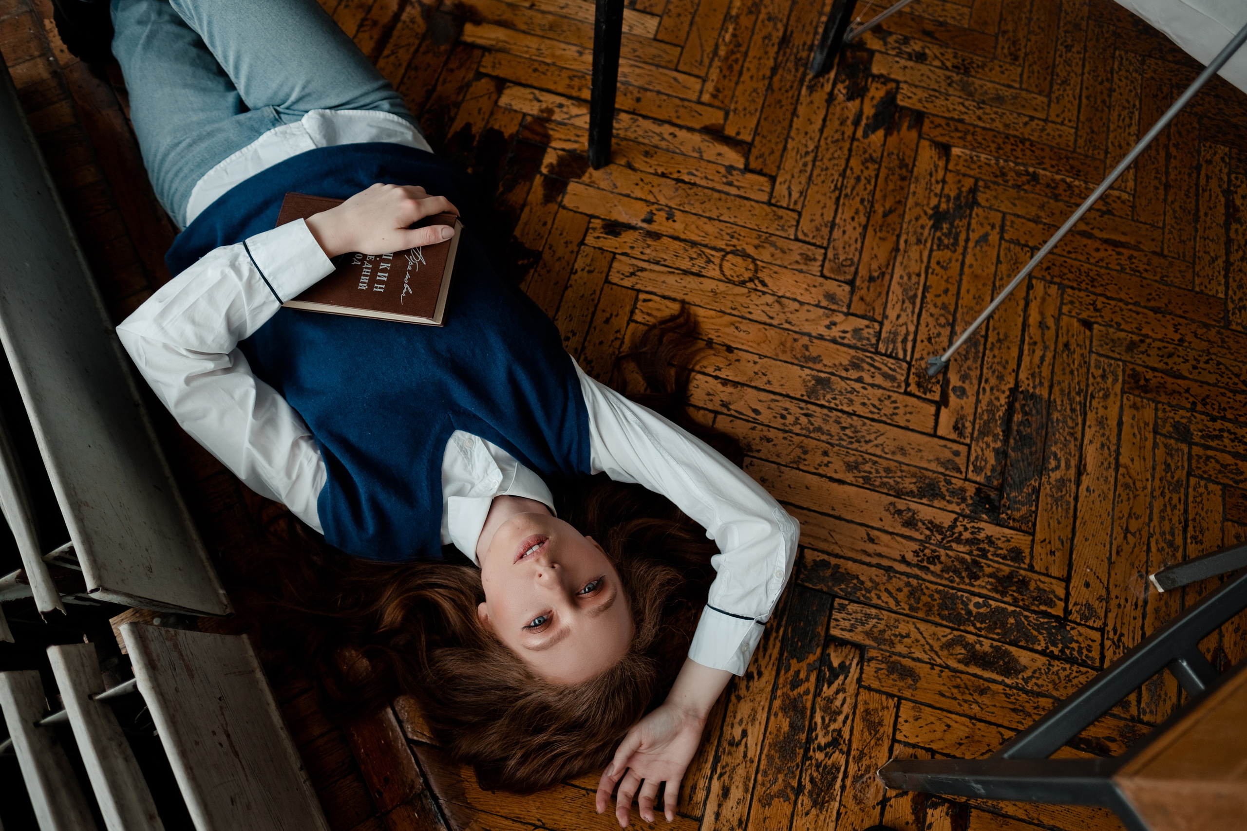 Таня в библиотеке. Свадебный и семейный фотограф в Ульяновске Анастасия Мышенкова