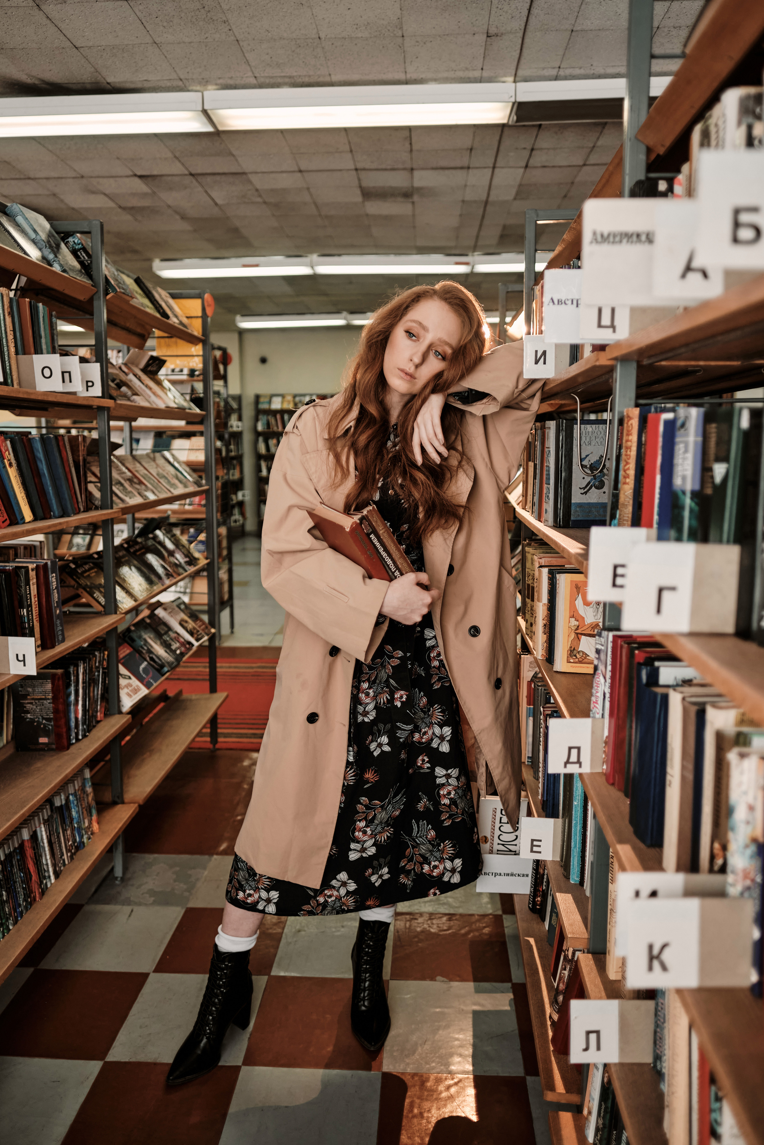 Таня в библиотеке. Свадебный и семейный фотограф в Ульяновске Анастасия Мышенкова