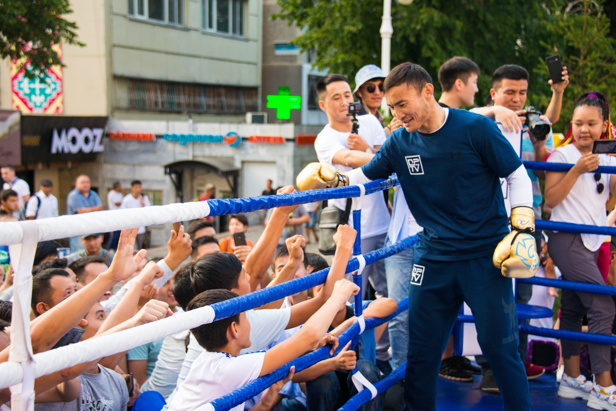 Бокс. Фотосъёмка. Фотограф Сергей Авдеев-семейный и детский фотограф в Алматы