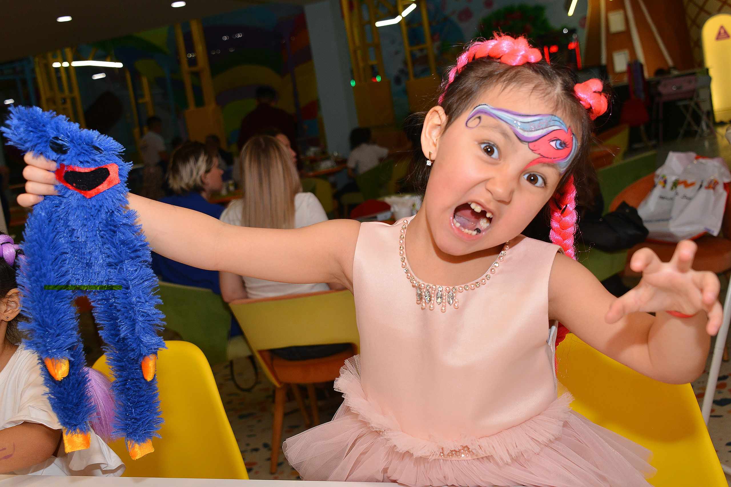 Дети-6 (Айлин-8 лет). Фотосъёмка. Фотограф Сергей Авдеев-семейный и детский фотограф в Алматы