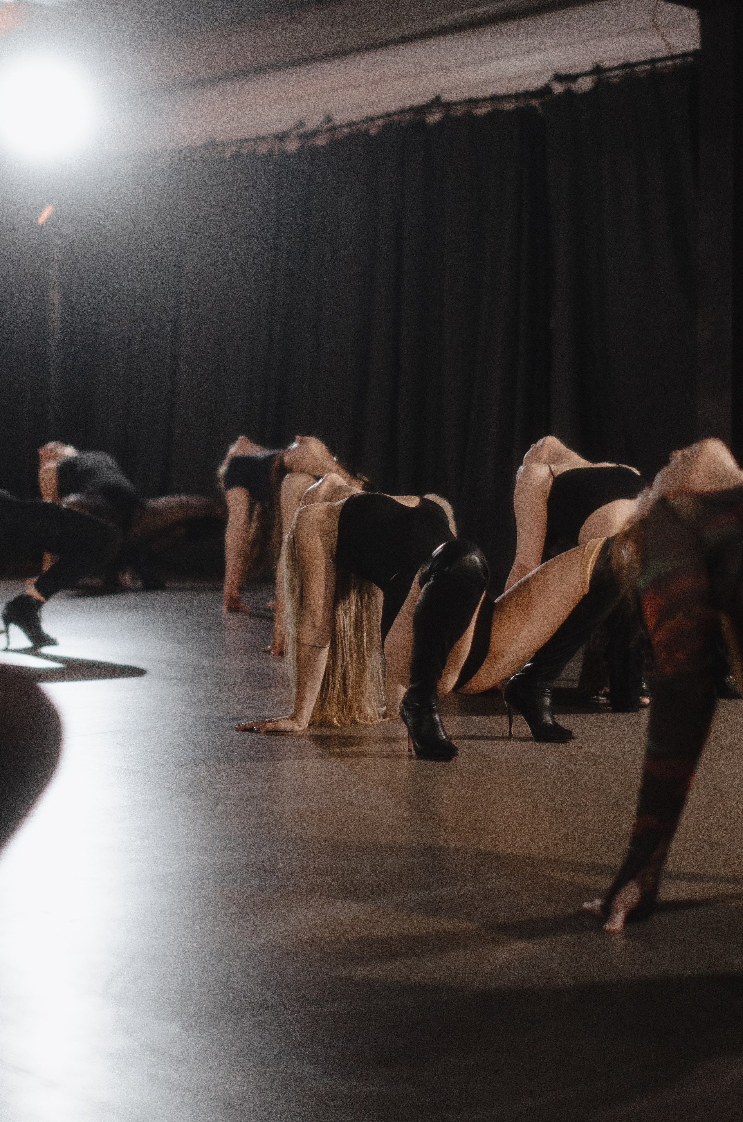 Мастер-классы по High Heels/Girly hip-hop от Оксаны ATTA. Денисова Аля — фотограф для парных съемок и индивидуальных историй в Барнауле