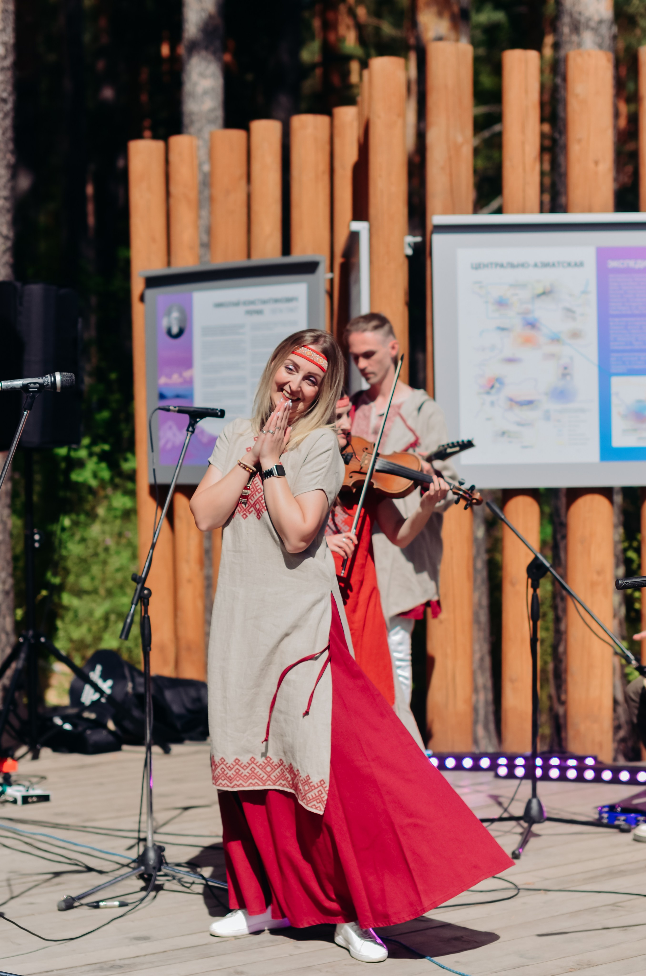 Фестиваль «Цветение Маральника на Алтае 2025». Фоторепортаж. Денисова Аля — фотограф для парных съемок и индивидуальных историй в Барнауле