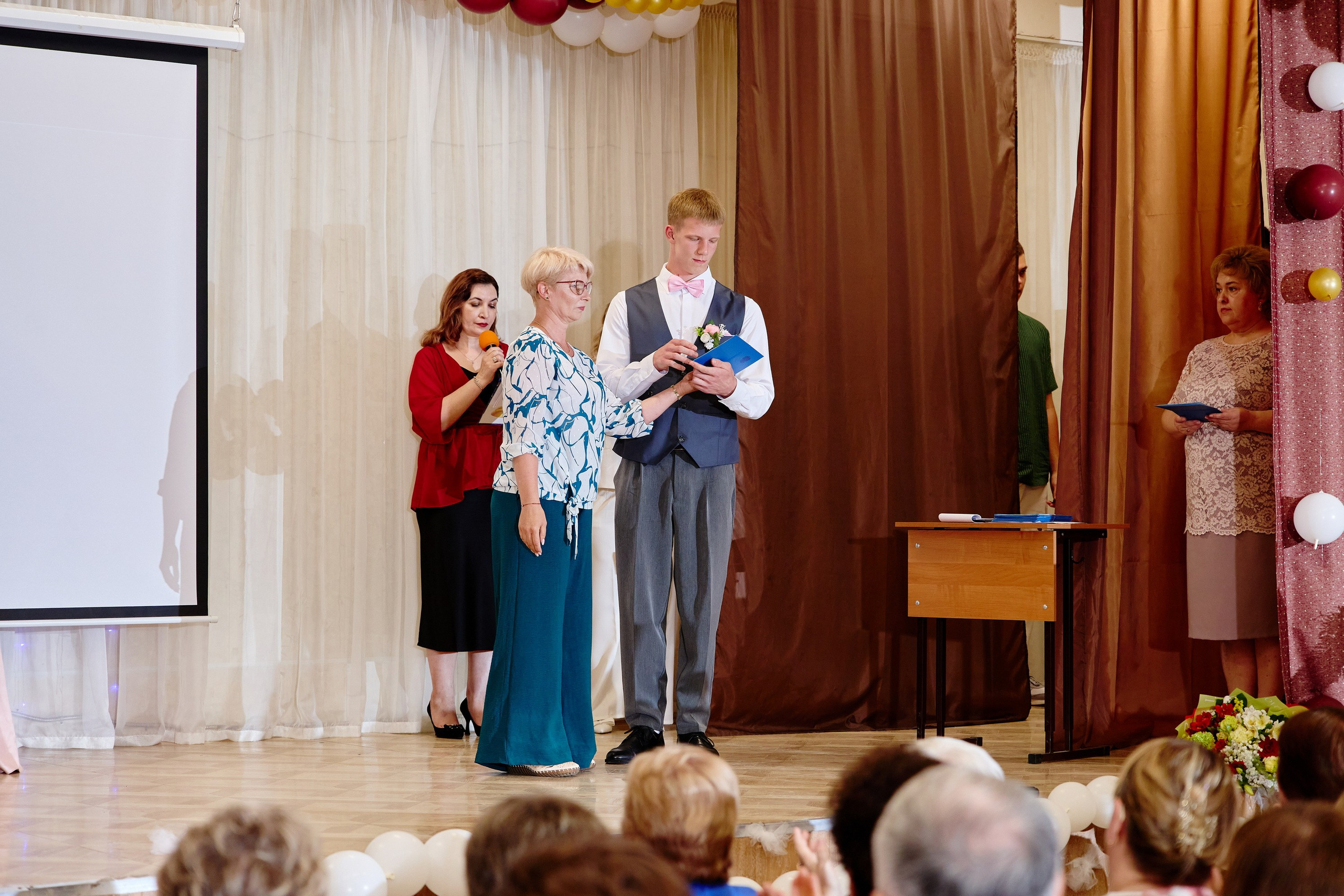 Выпускной 35 Сош. Фотограф Выпускные альбомы Таганрог Сергей Коробченко