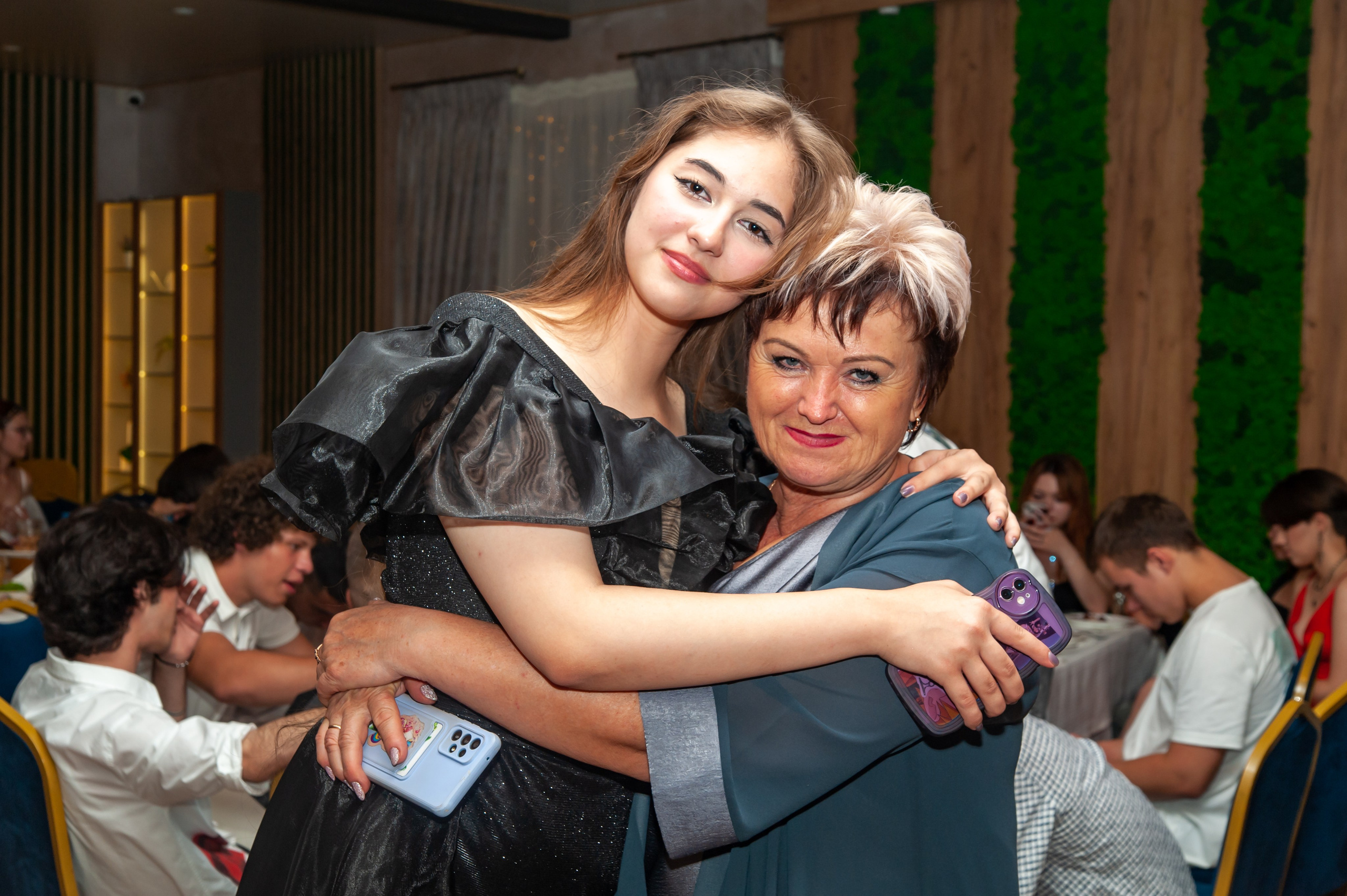 Выпускной МАОУ СОШ № 17 им. Эдуарда Есаяна. Свадебный и семейный фотограф Денис Лукьянов в Краснодаре, Краснодарском крае и Республике Крым