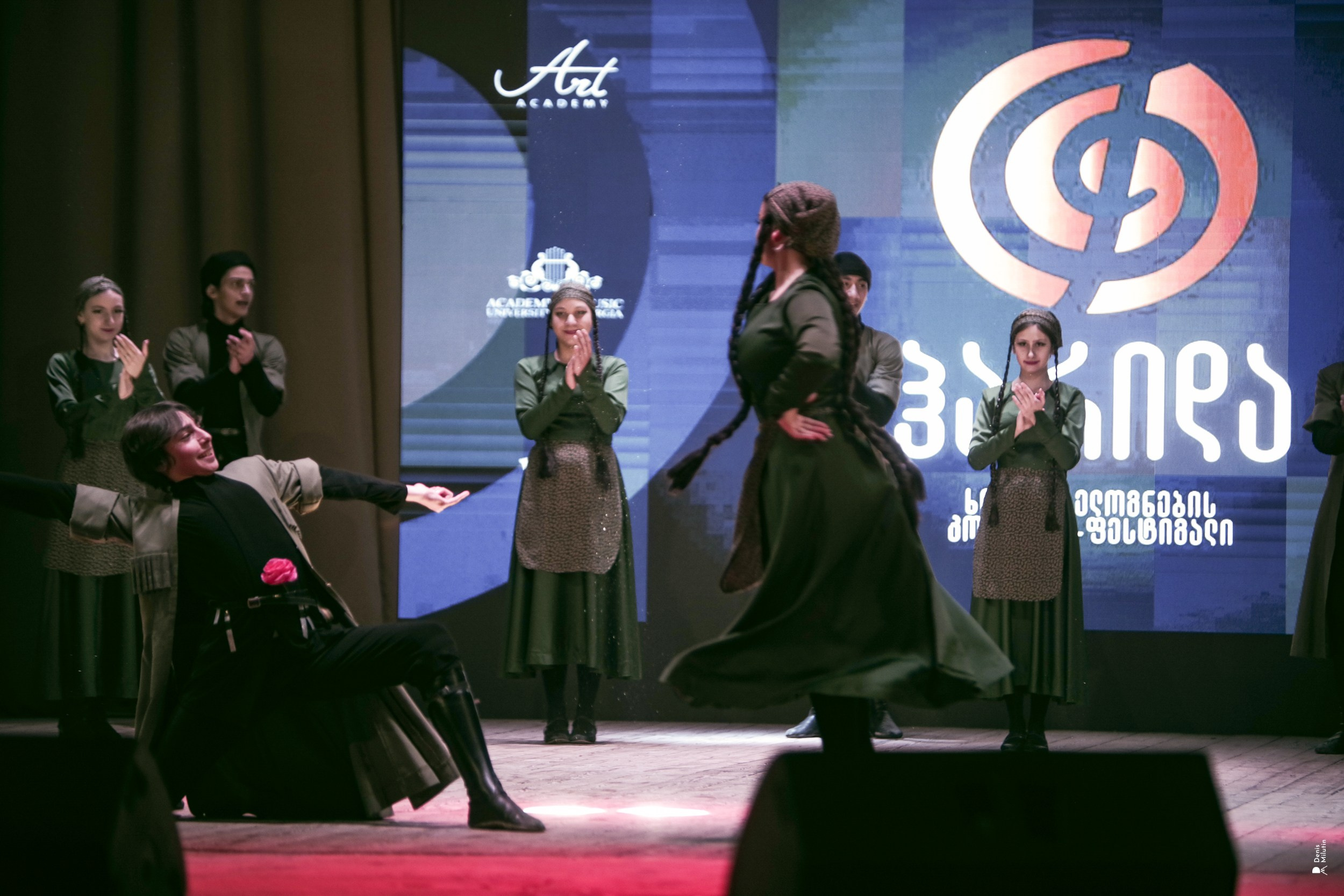 Танцы в Хоби. Портретный фотограф Денис Милютин