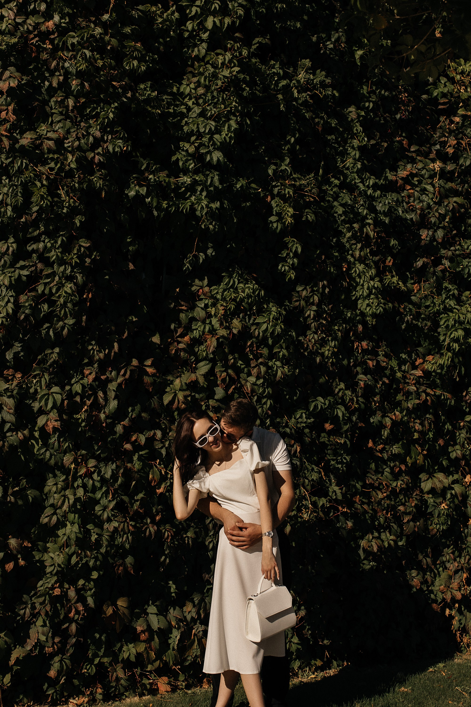 Свадебная фотосессия в парке Галицкого. Свадебный и семейный фотограф Виолетта Сидельникова. Краснодар, Россия, Беларусь, Европа