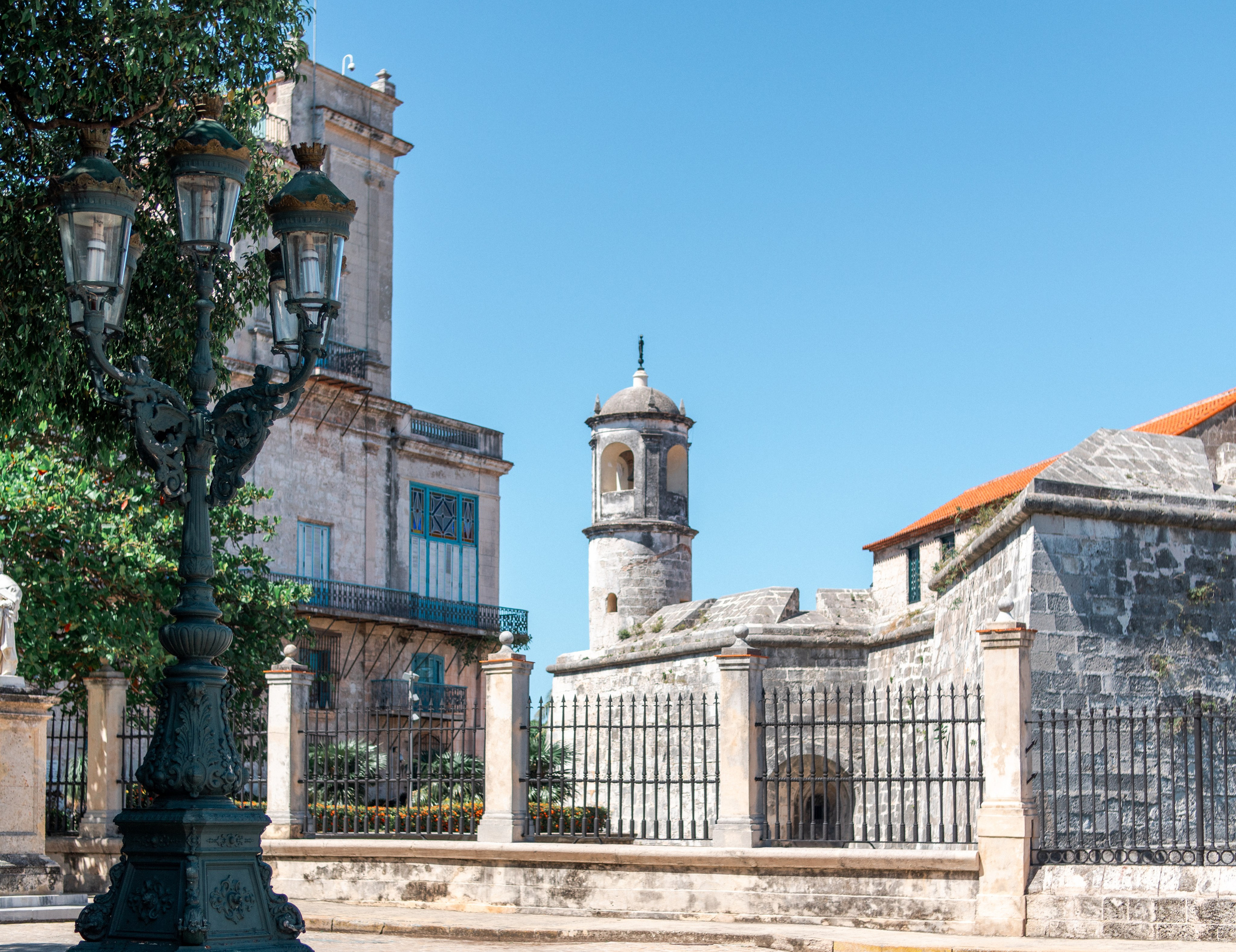 креативные тени на фотографии, текстиль и цвета в макрофотографии, эстетика гармонии в фотографии, динамика на фотографии, крутая съемка фотографии, лучший фотограф Аланьи,индивидуальный стиль в фотографии, сюжетная фотография, авторская фотография с креативным взглядом,эмоциональная глубина на фотографии