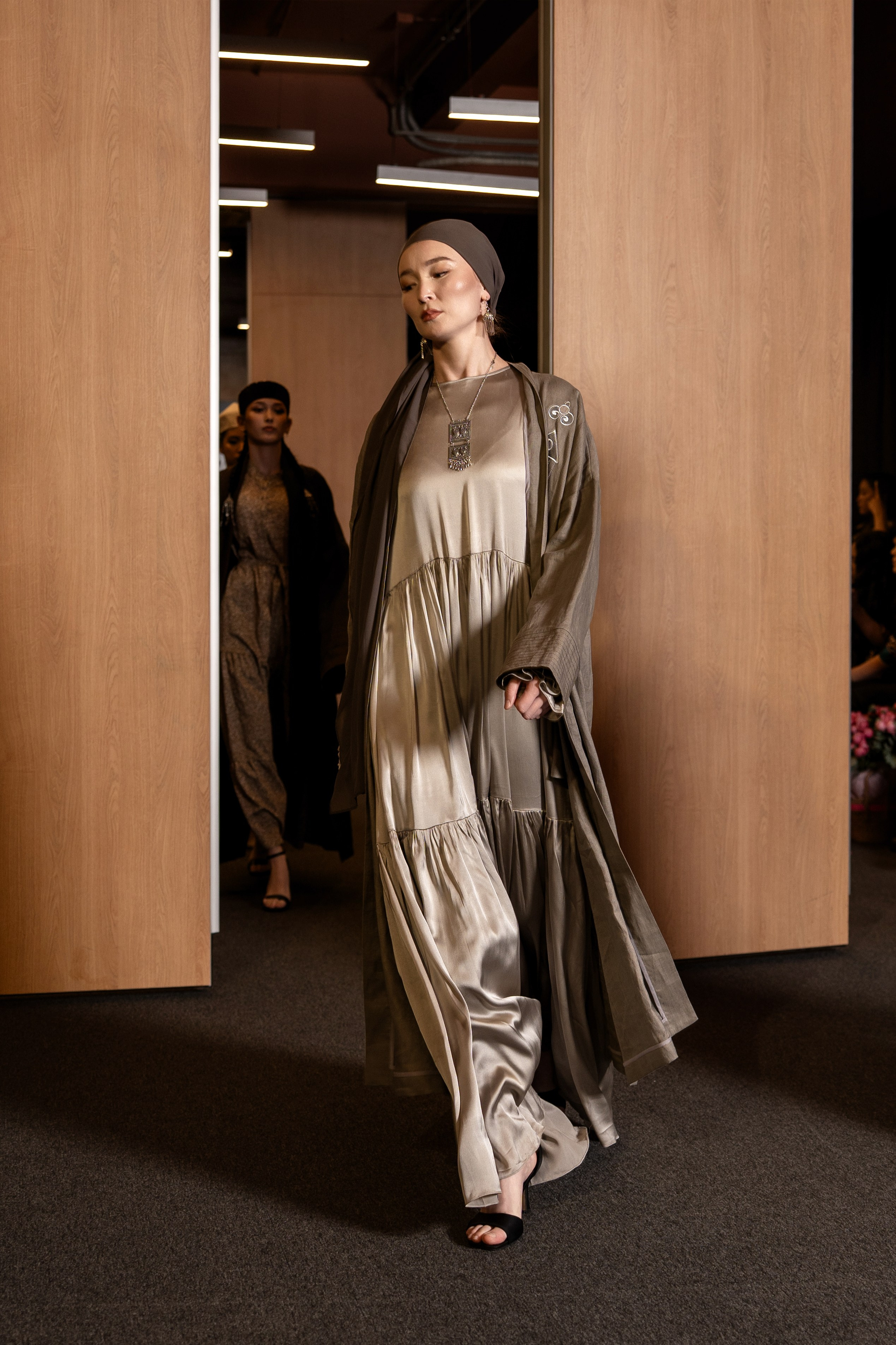 Brand NIET DRESS. Сайт Алматинского НЮ АРТ, будуар и фэшн фотографа Дениса Карпенко