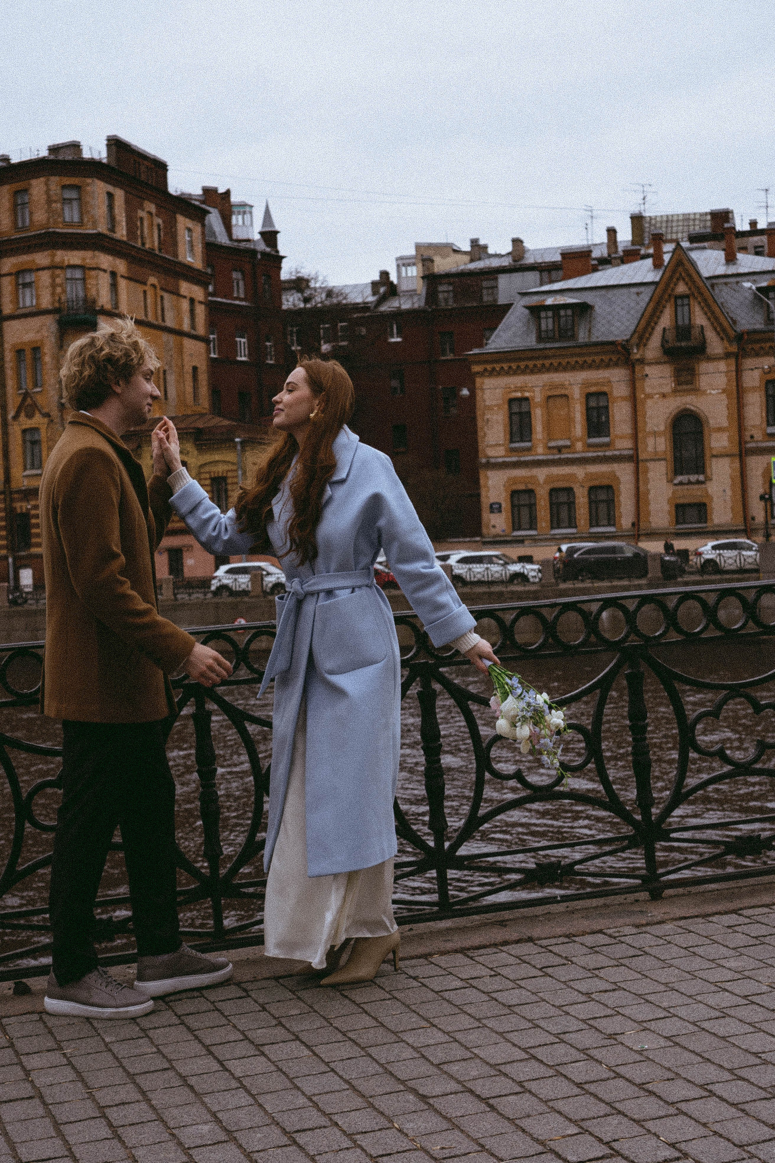 СВАДЕБНАЯ СЬЕМКА В ОТЕЛЕ. СБОРЫ ЖЕНИХА И НЕВЕСТЫ И ТАКЖЕ ТОР И ПОДГОТОВКА К ПРОГУЛКЕ И ПРОГУЛКА ПО ПЕТРОГРАДКЕ. Профессиональный фотограф, Санкт-Петербург — Виктория Богомолова