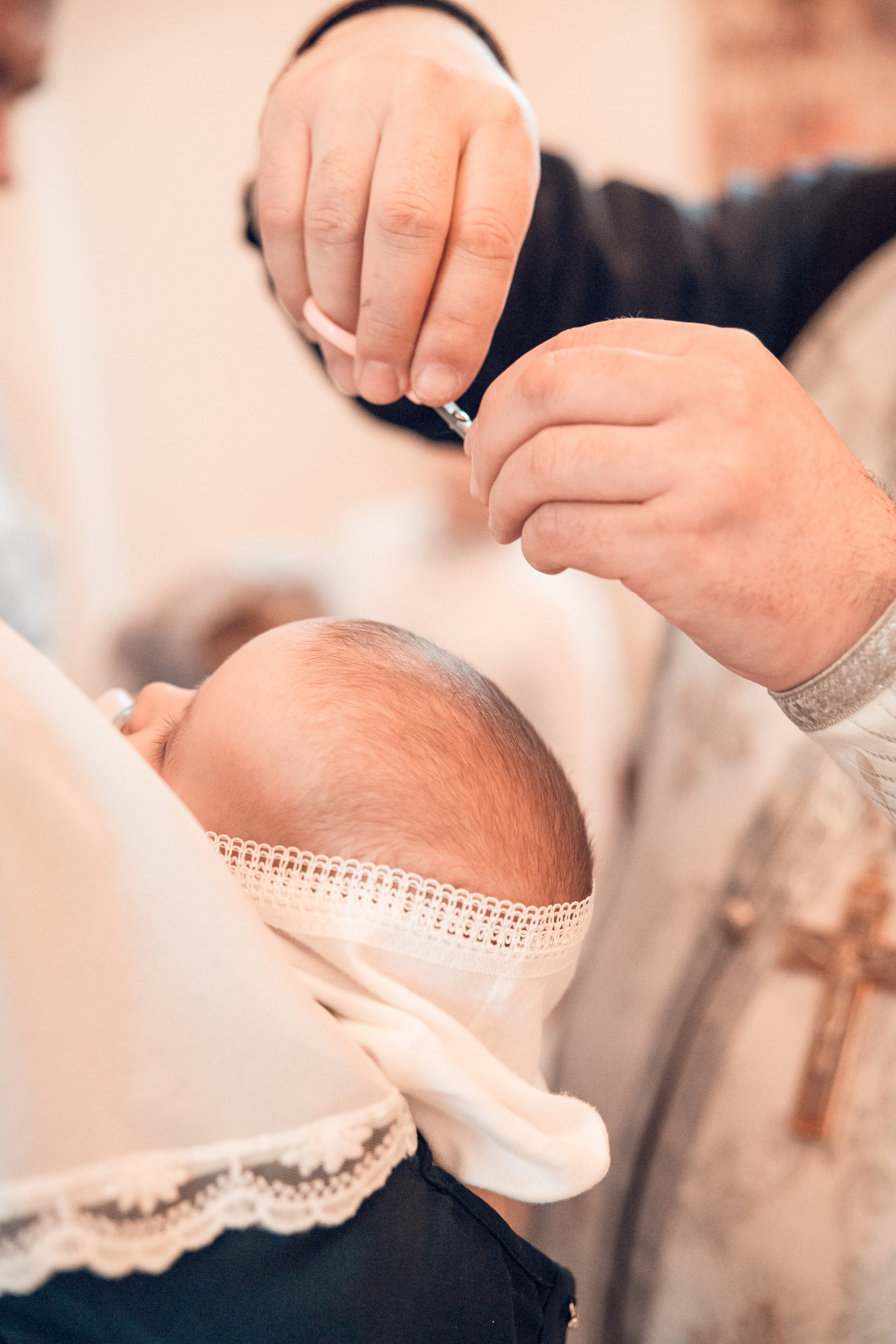 Таинство Крещения Виктории. Церковь Казанской иконы Божией Матери в Вышетравино. Семейный фотограф в Рязани и Рязанской области