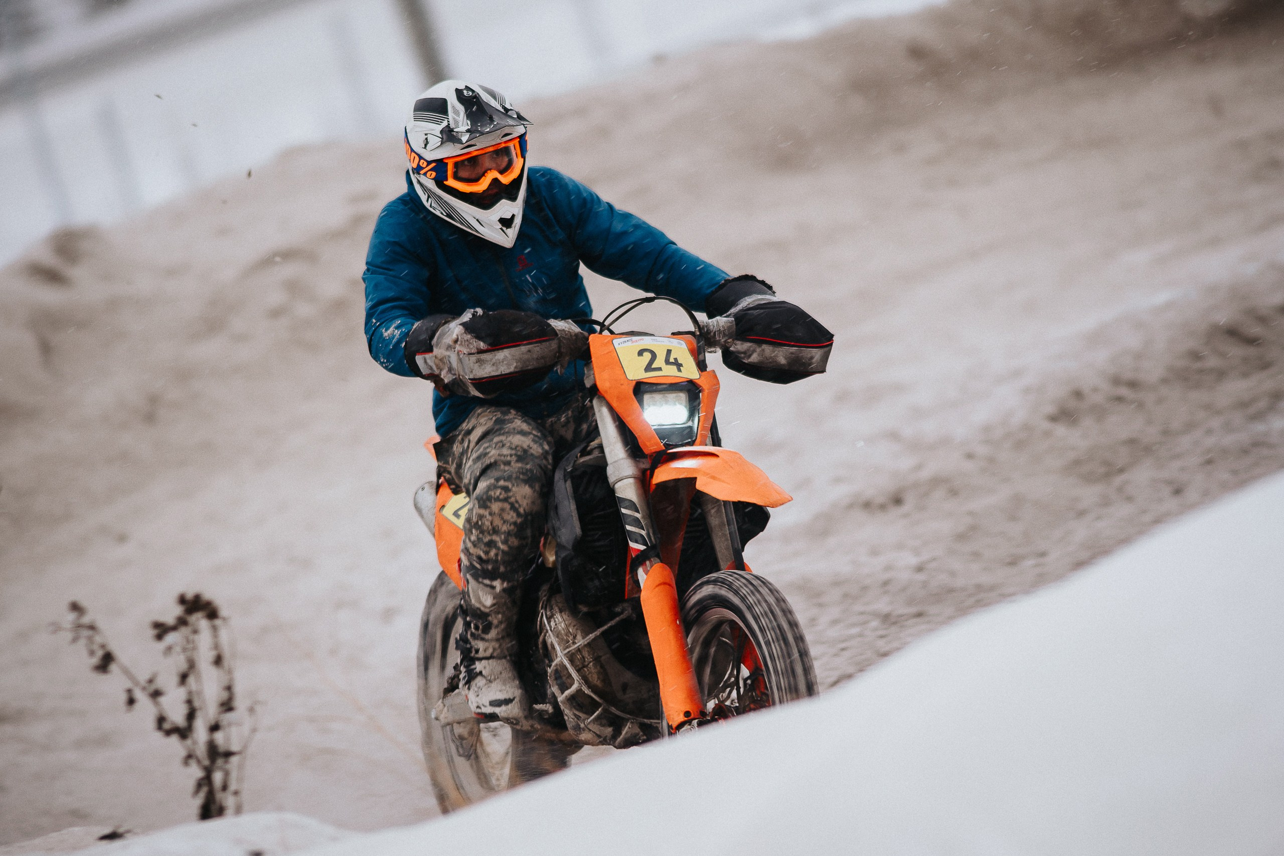 29.12.2024 — Праздничная тренировка на мотоциклетной трассе Люскус. Репортажный фотограф в Кемерово