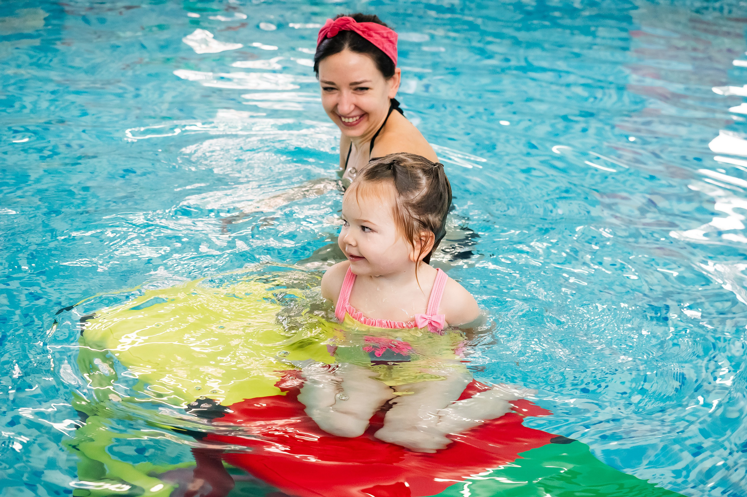 Грудничковое плавание. Репортажный, семейный и детский фотограф в Пензе и Заречном Арина Ермилова. Картины барельеф на заказ